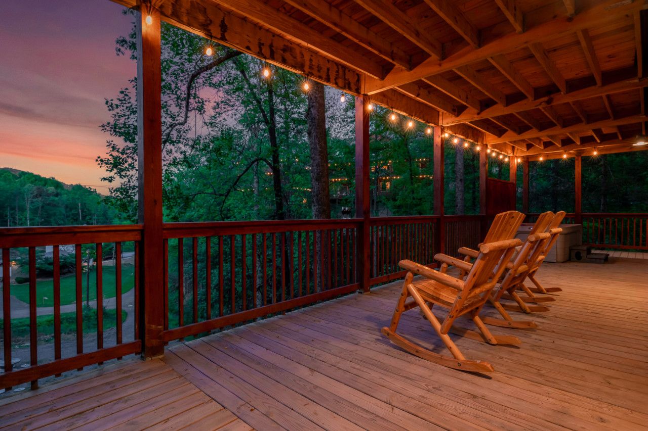 Enjoy sunsets like never before—this cabin’s deck offers breathtaking views of the mountains.