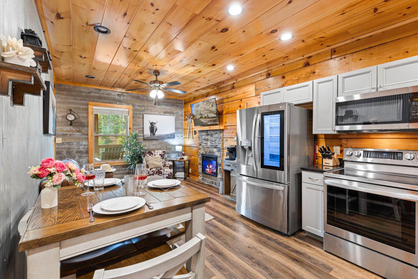 A cozy dinner for two in your fully equipped kitchen.