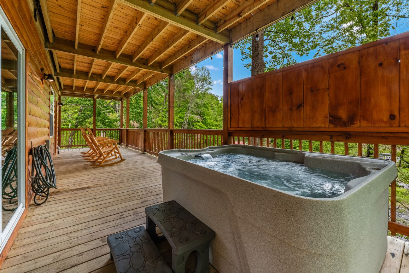 A hot tub with a view—exactly how every evening should end.