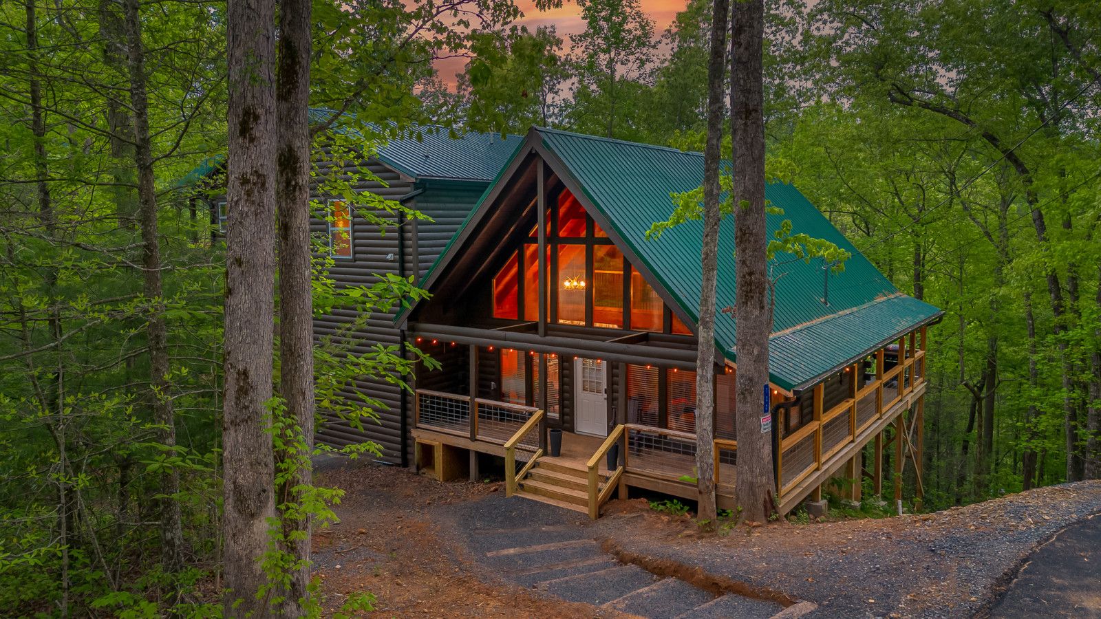 Cabin 2: Expansive outdoor property.