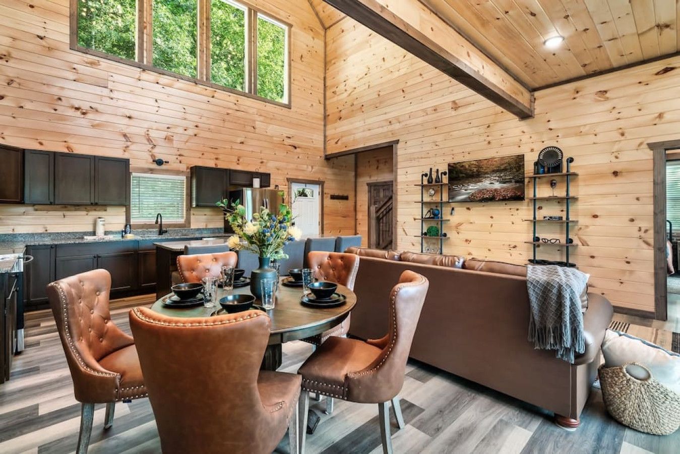 Cabin 1: Living room.