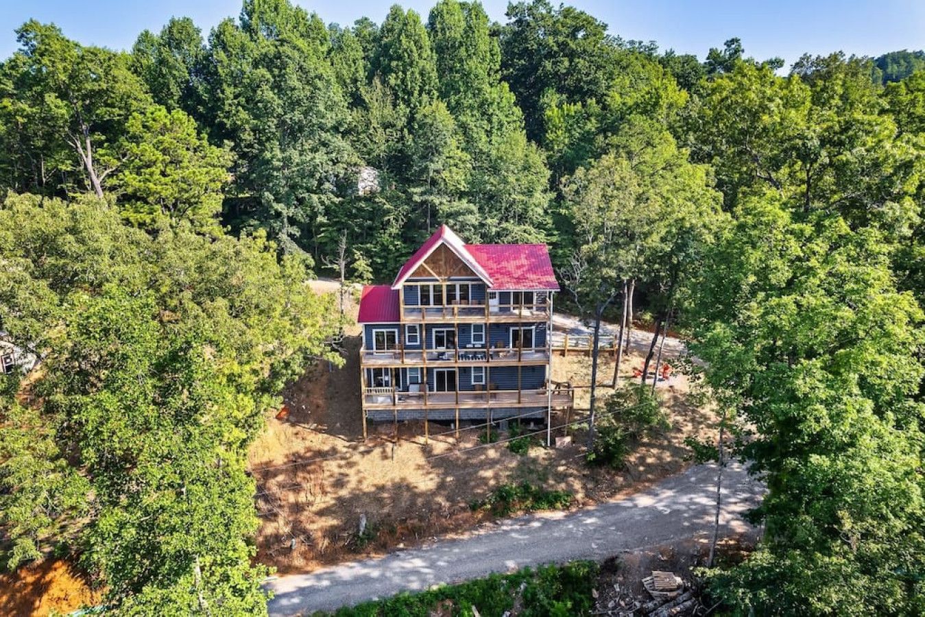Cabin 1: Expansive outdoor property.