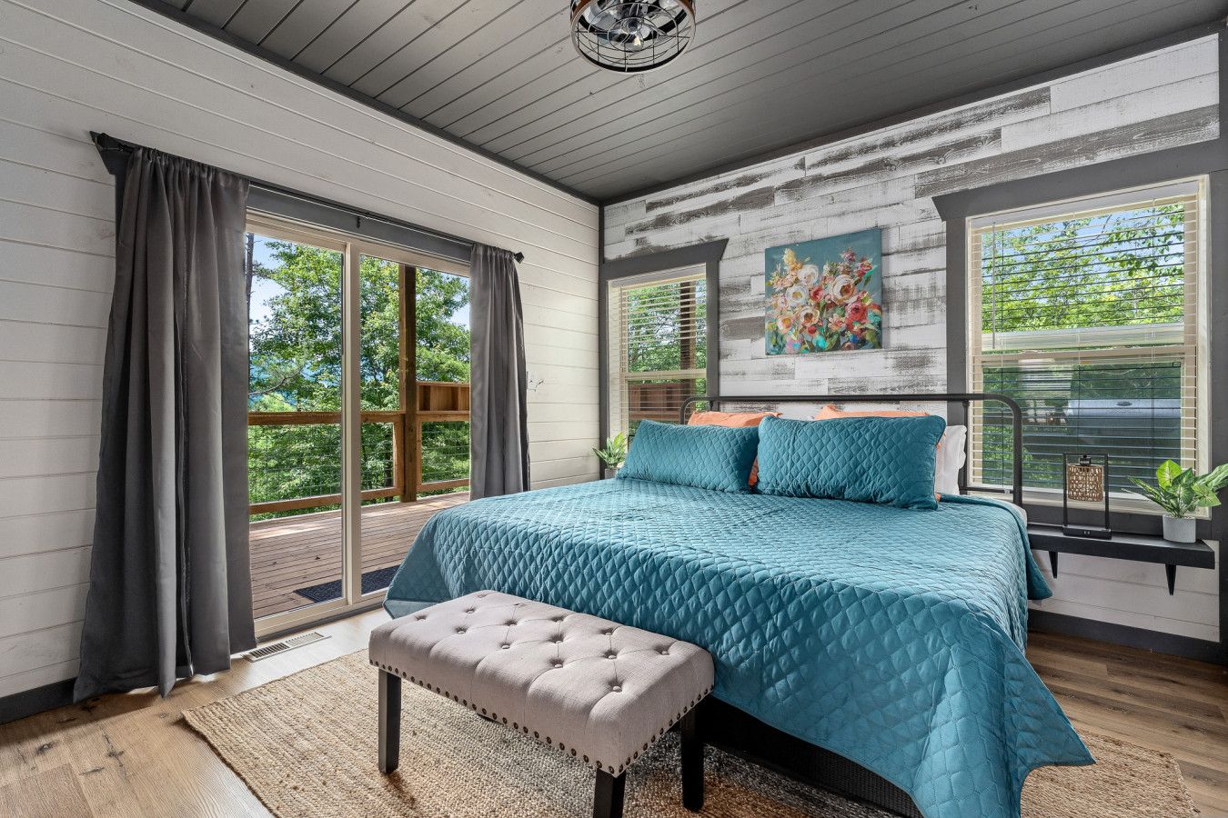 24 master bedrooms designed for comfort, space, and a seamless group stay experience.