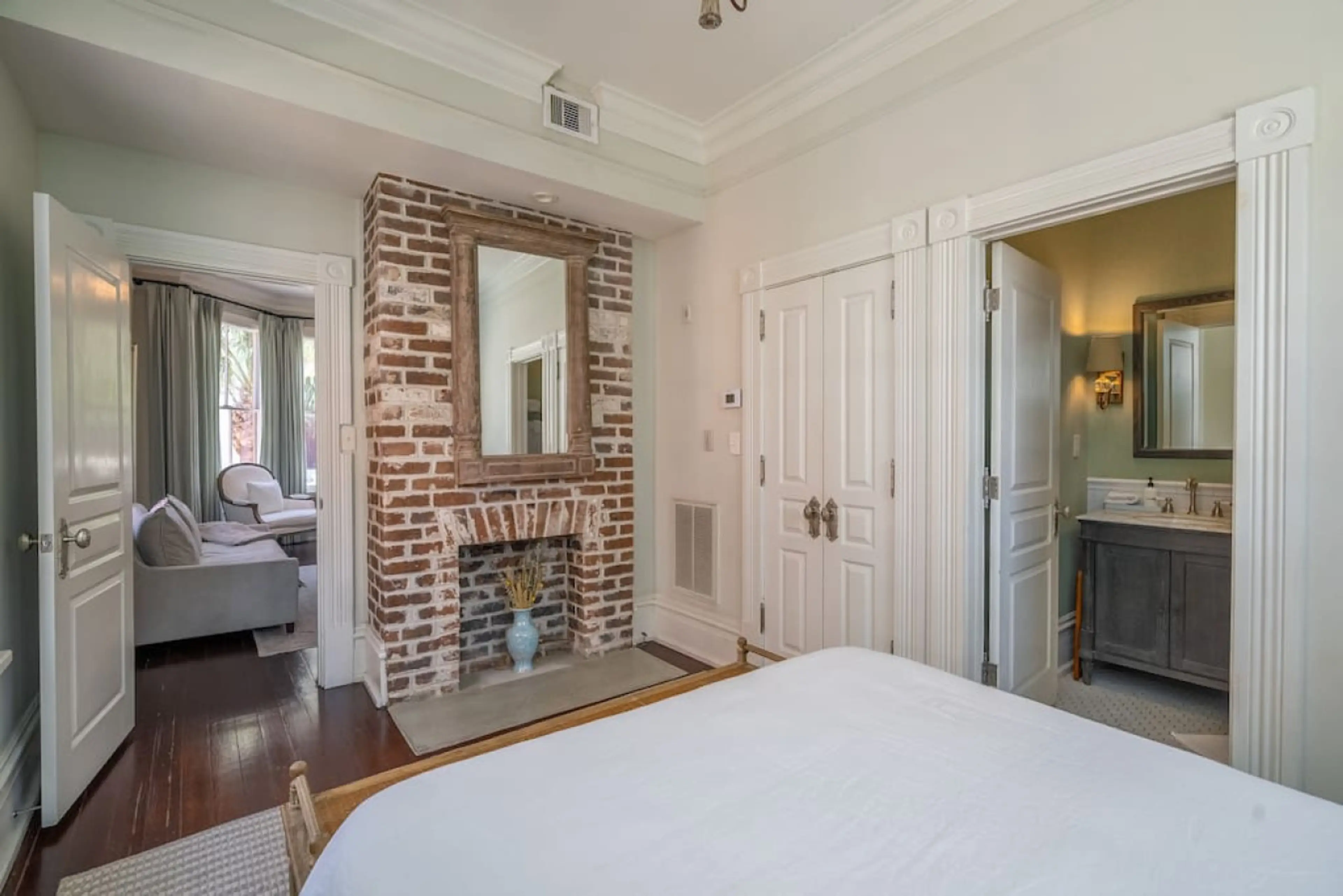 Suite 1
