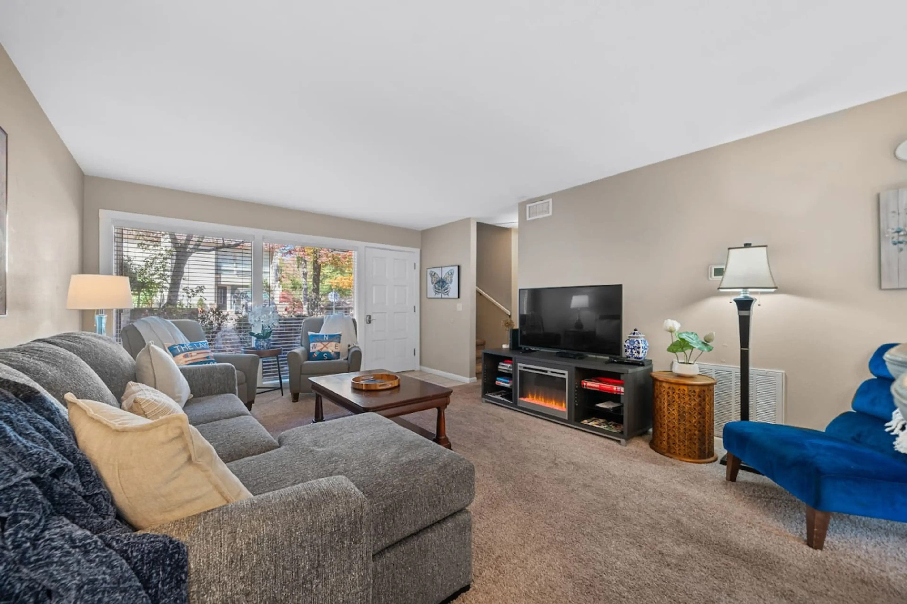 Electric Fireplace that provides a Cozy Vacation Setting.