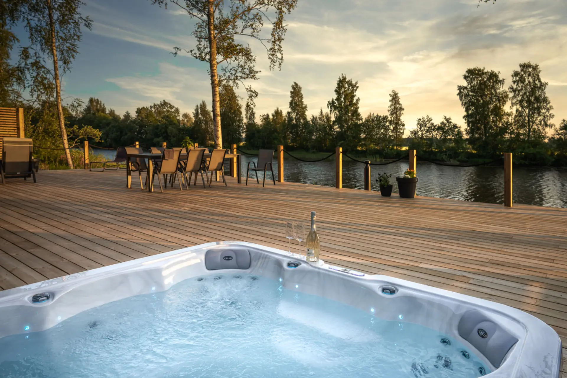 Villa Suisto's outdoor hot tub with stunning views