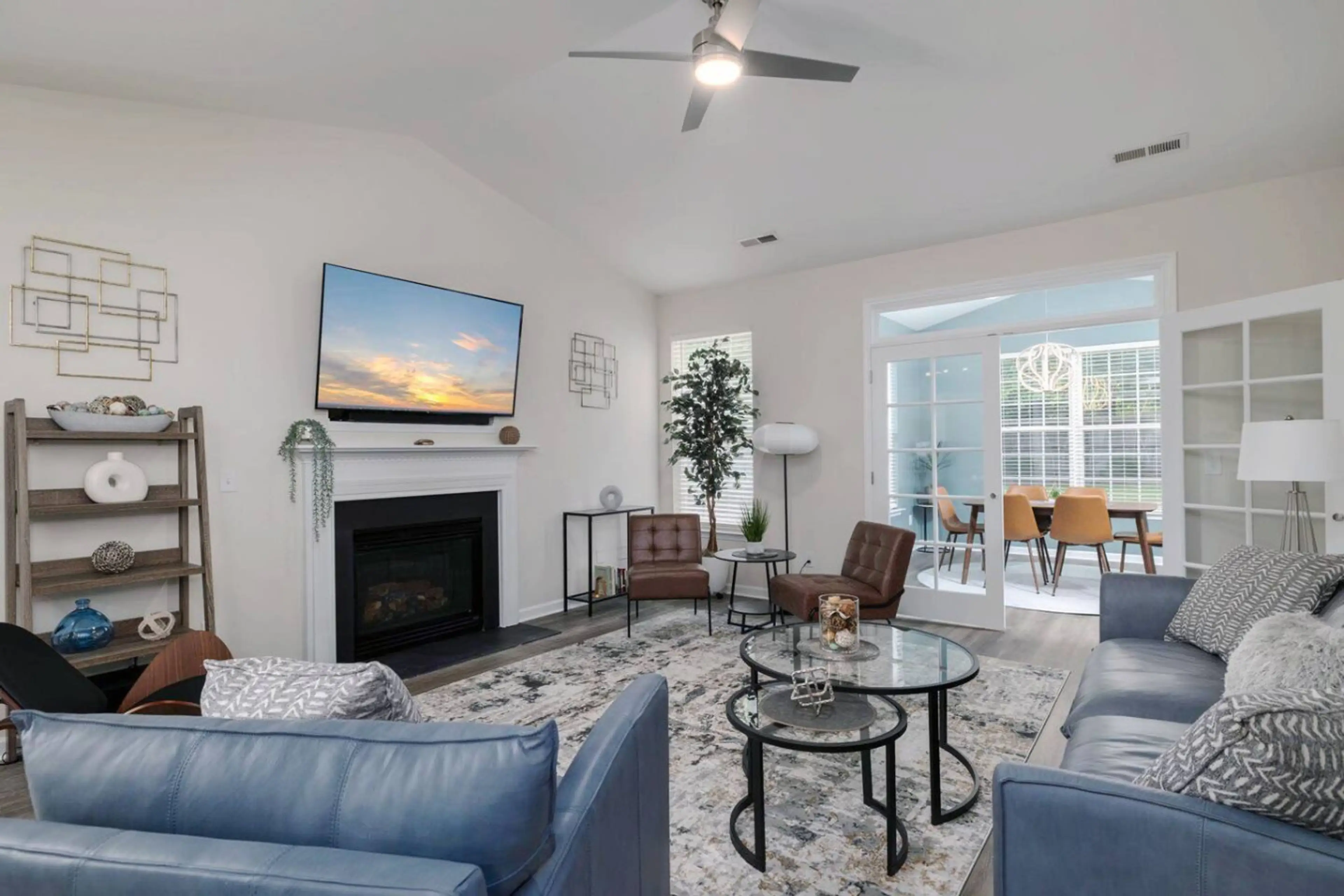 Open floor concept with the kitchen, living room and dining room! Plenty of space for cooking and entertaining with loved ones.