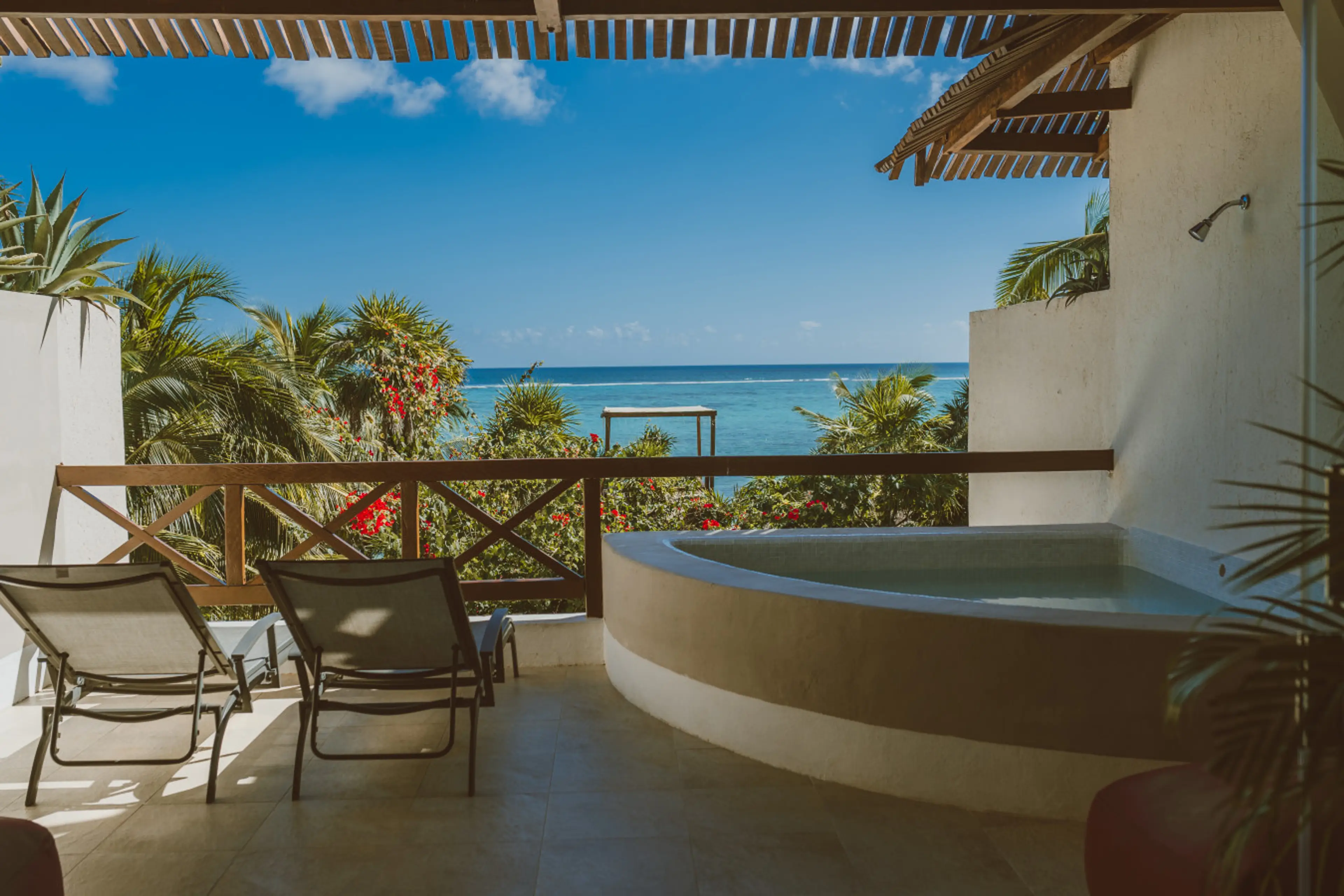SUITE - Private plunge pool bliss
