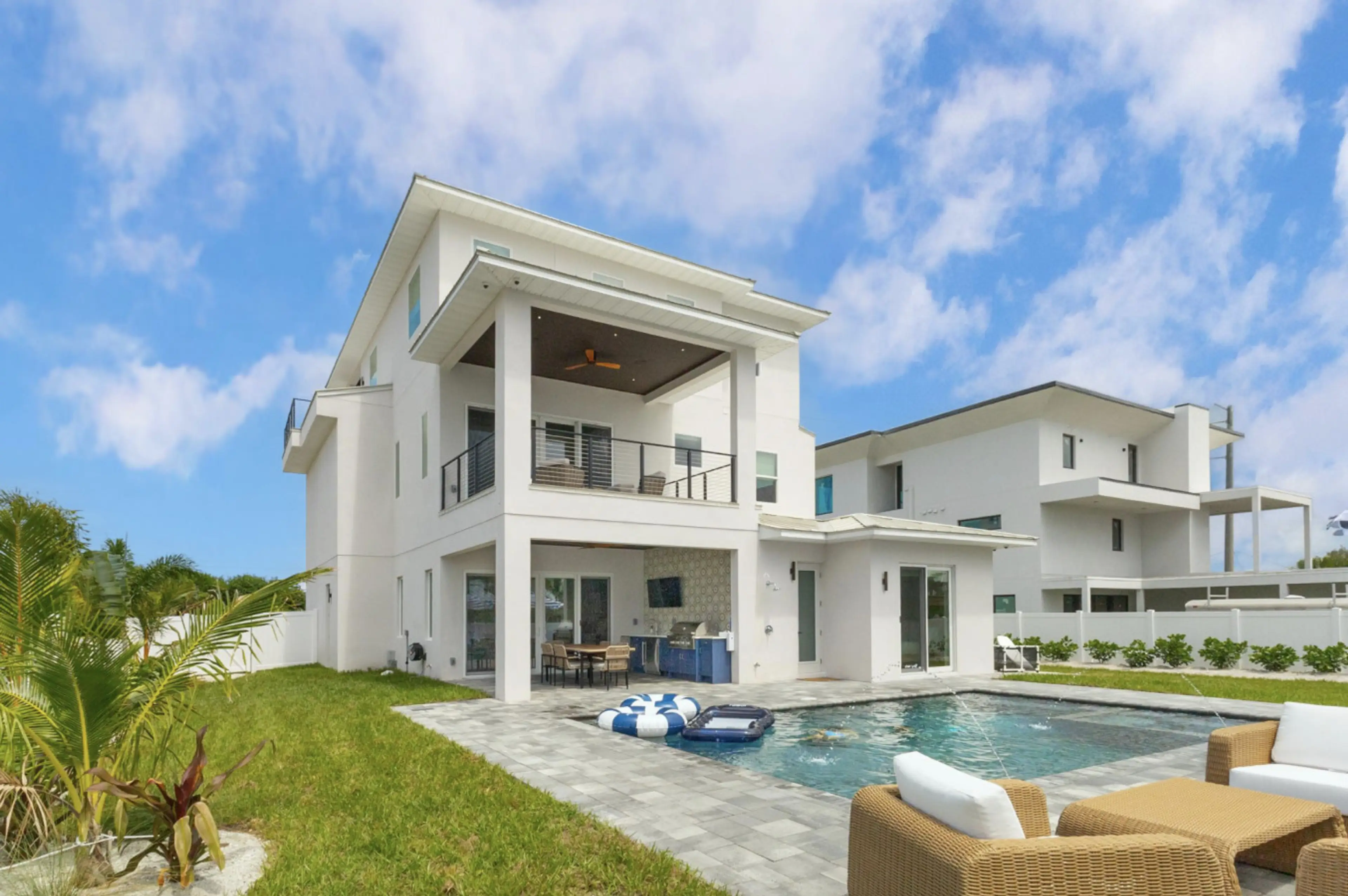 Pool Spa and Summer Kitchen