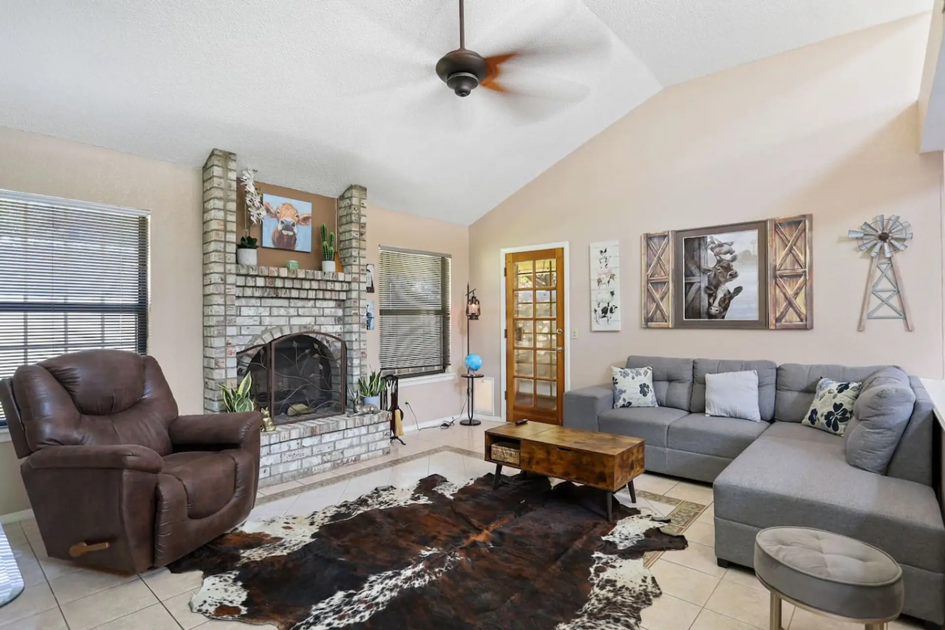 Living Room (Sofa Bed) /Centre Table and chair