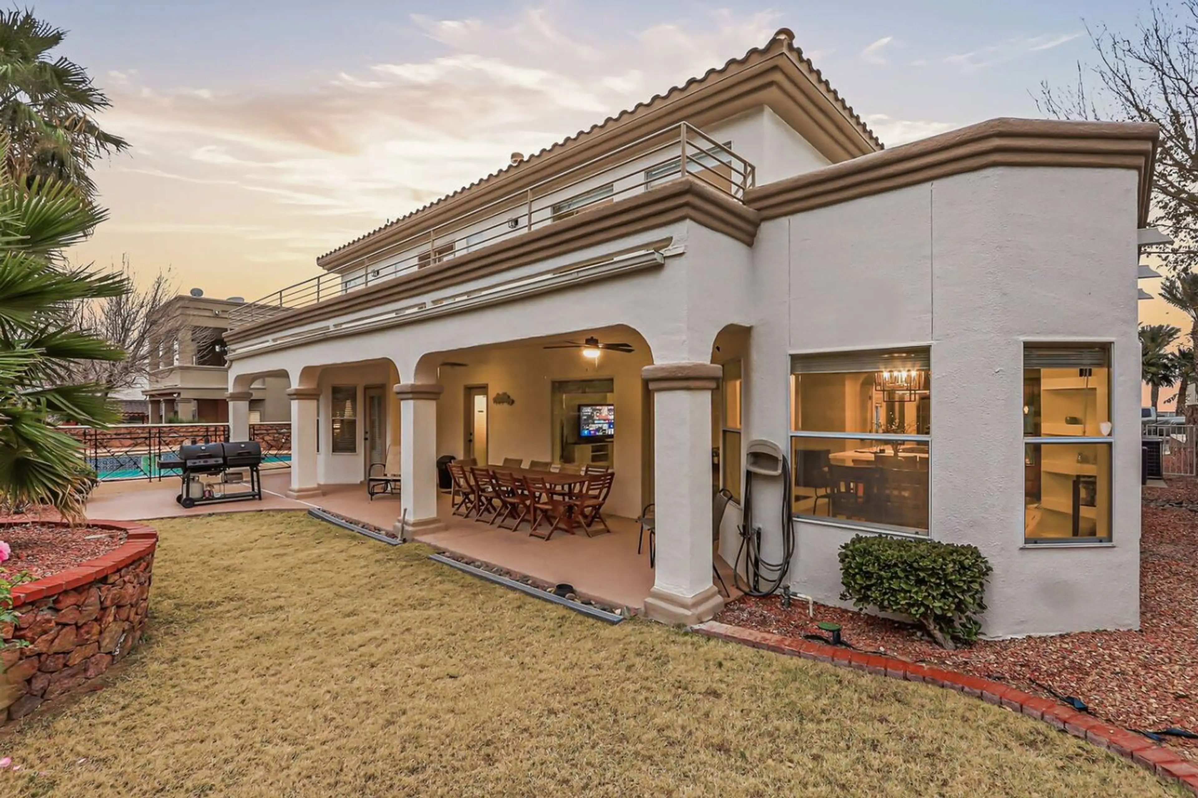 Beautiful Backyard/BBQ Grill/Sitting Area