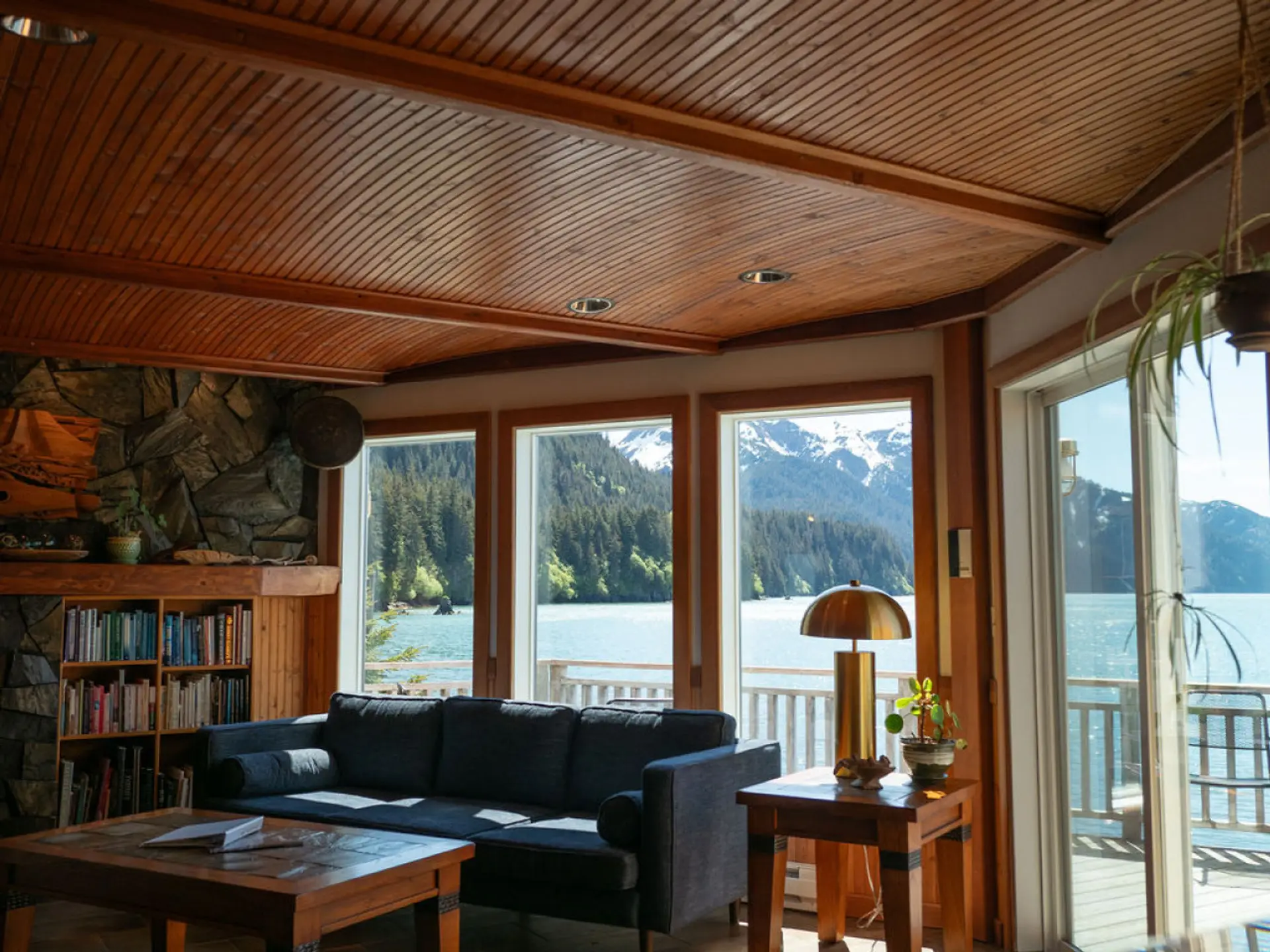 Vessel Beach House - Starboard