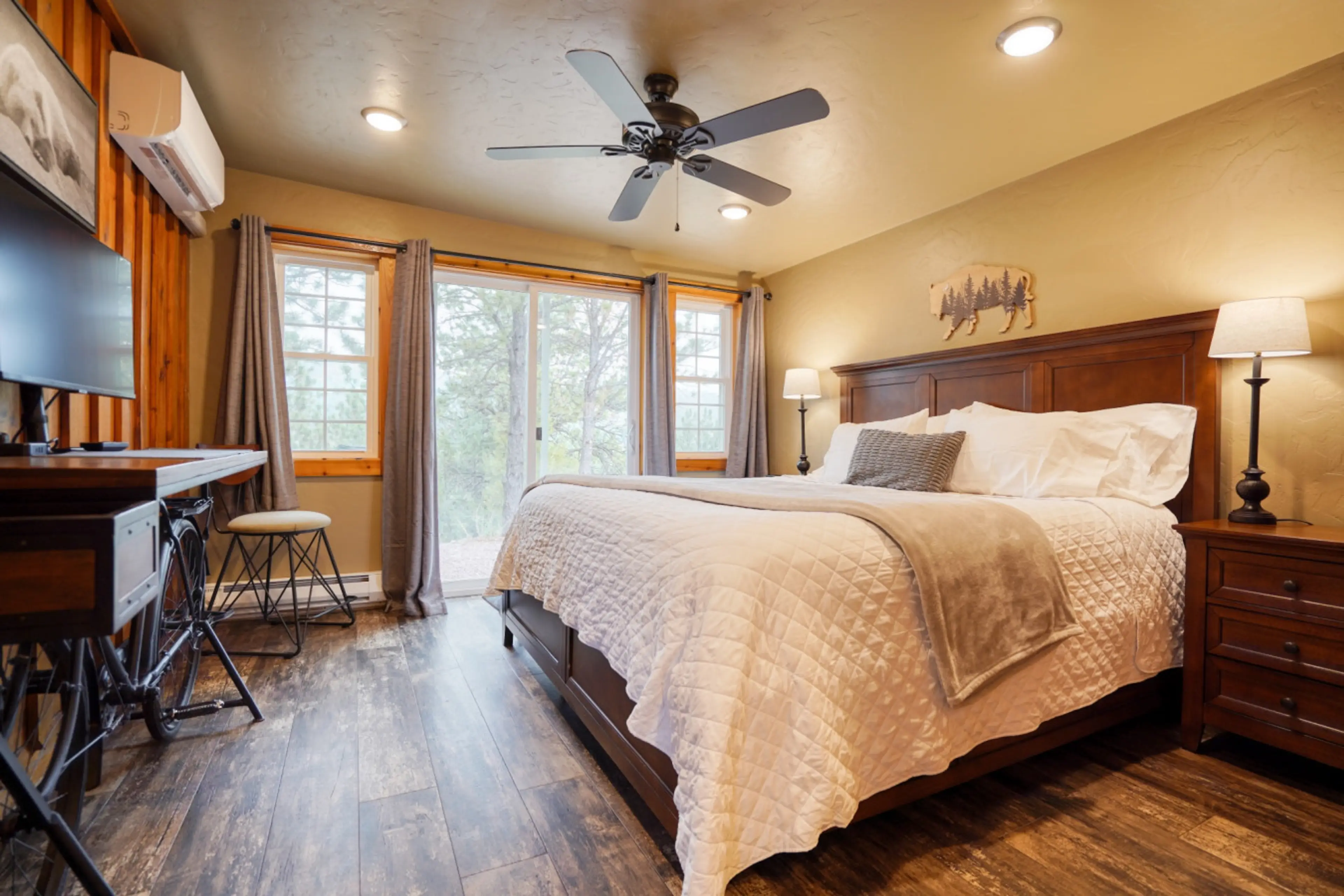 Get rested in a king size bed with Ponderosa views.