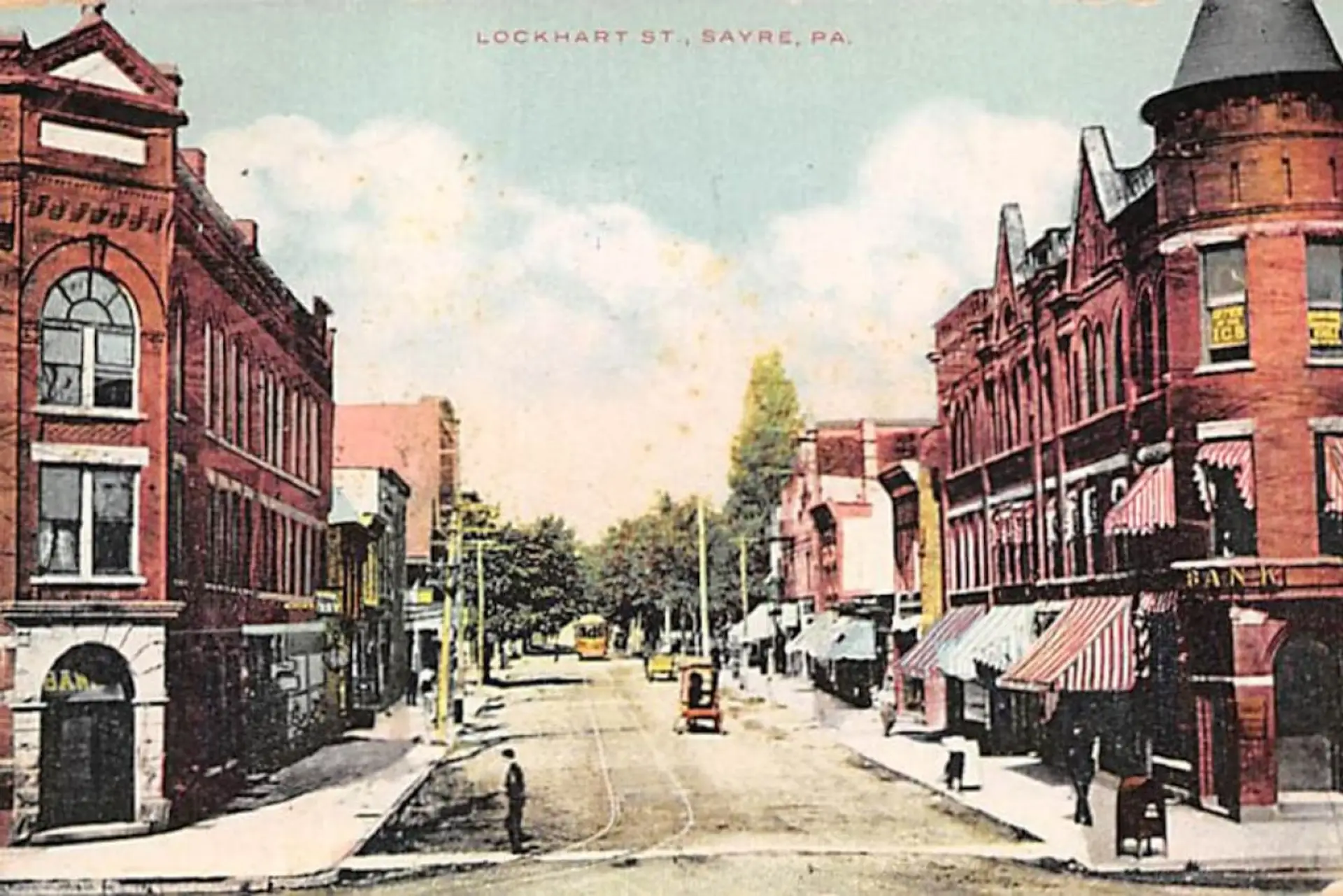 Located on Lockhart St., within downtown. Near 1812, the Blackburn, the Angry Burrito, many coffee shops and local shopping.