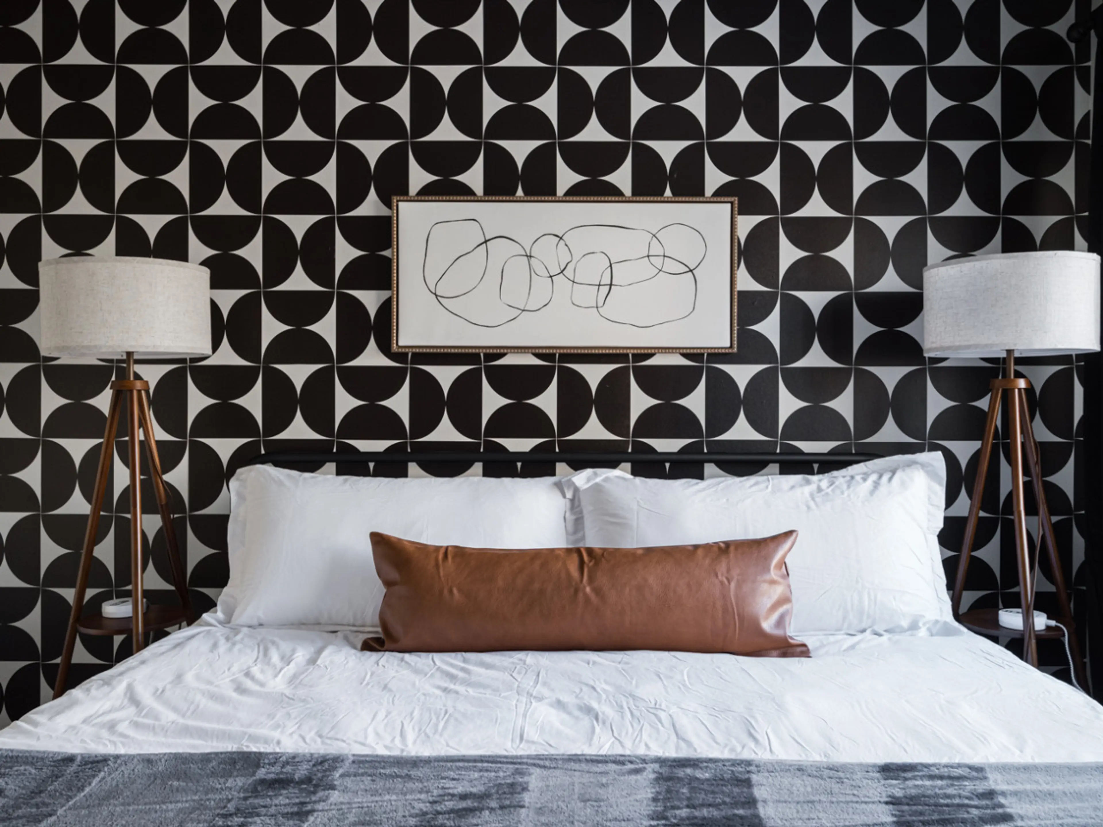 You and your guests will love the spaciousness and comfort of this room, with a luxurious queen beds and thoughtful décor to make you feel right at home.