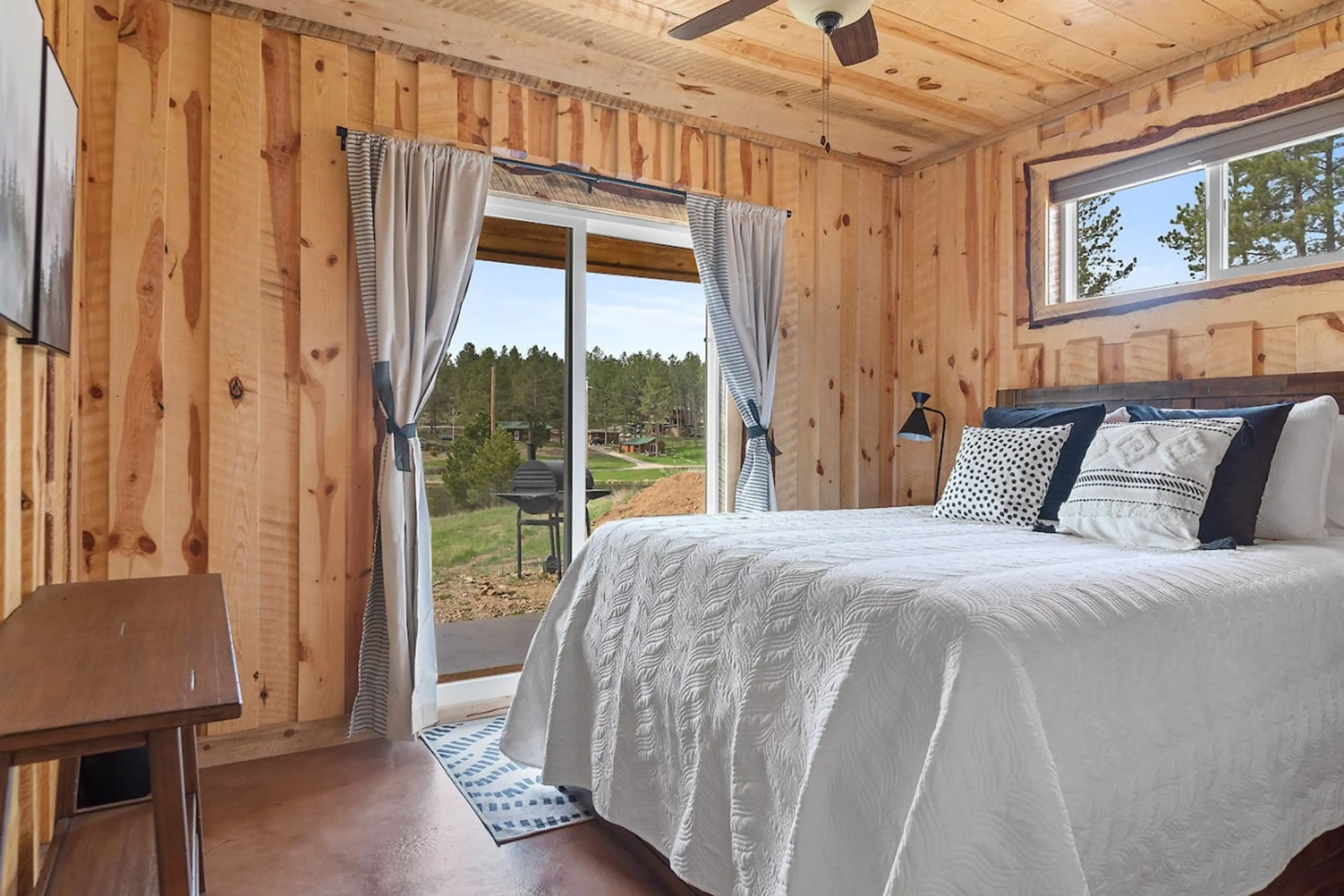 Our lovely queen bedroom!