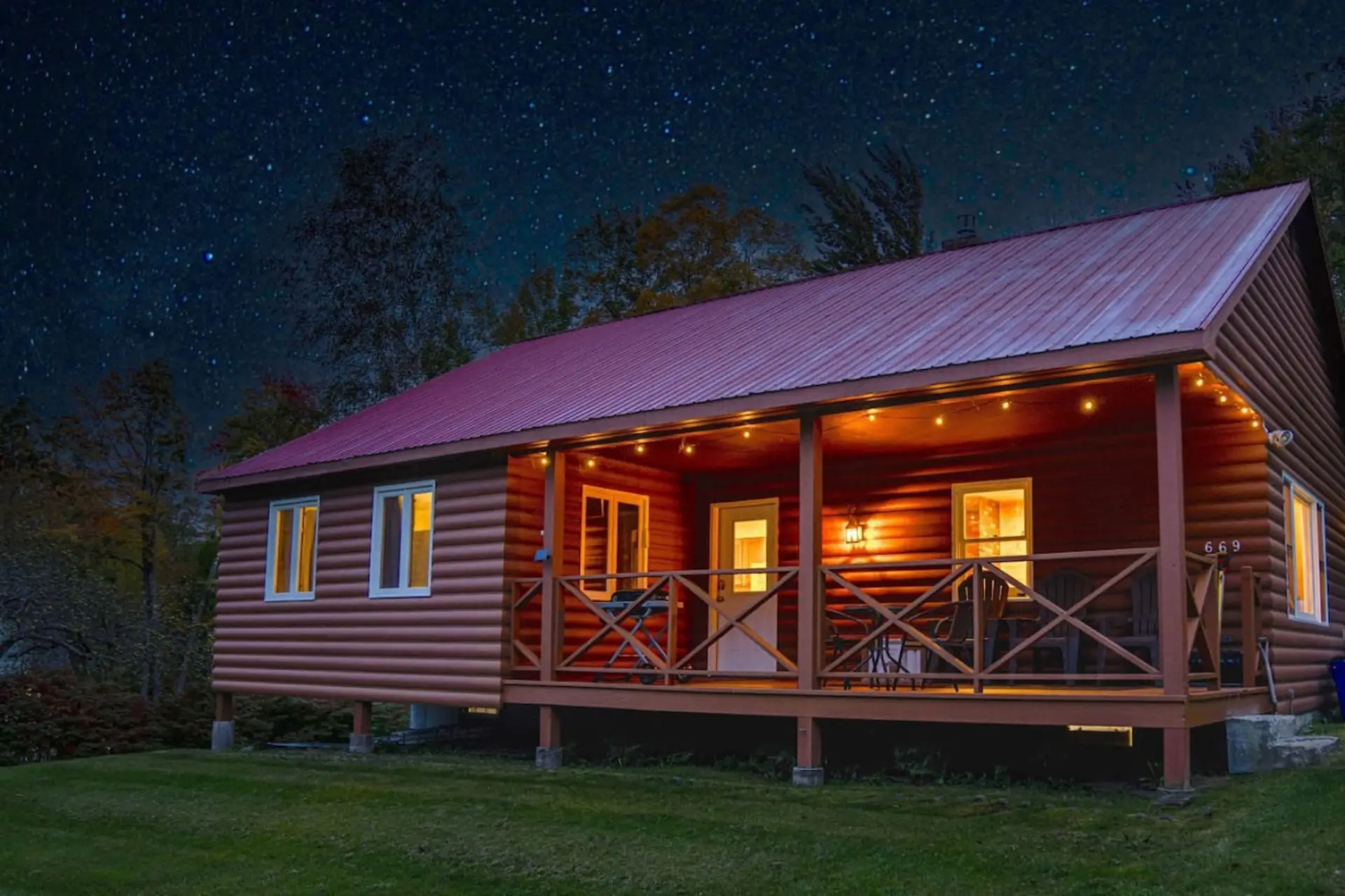 Starry nights & cozy cabins await! Unwind in our mountain retreat.