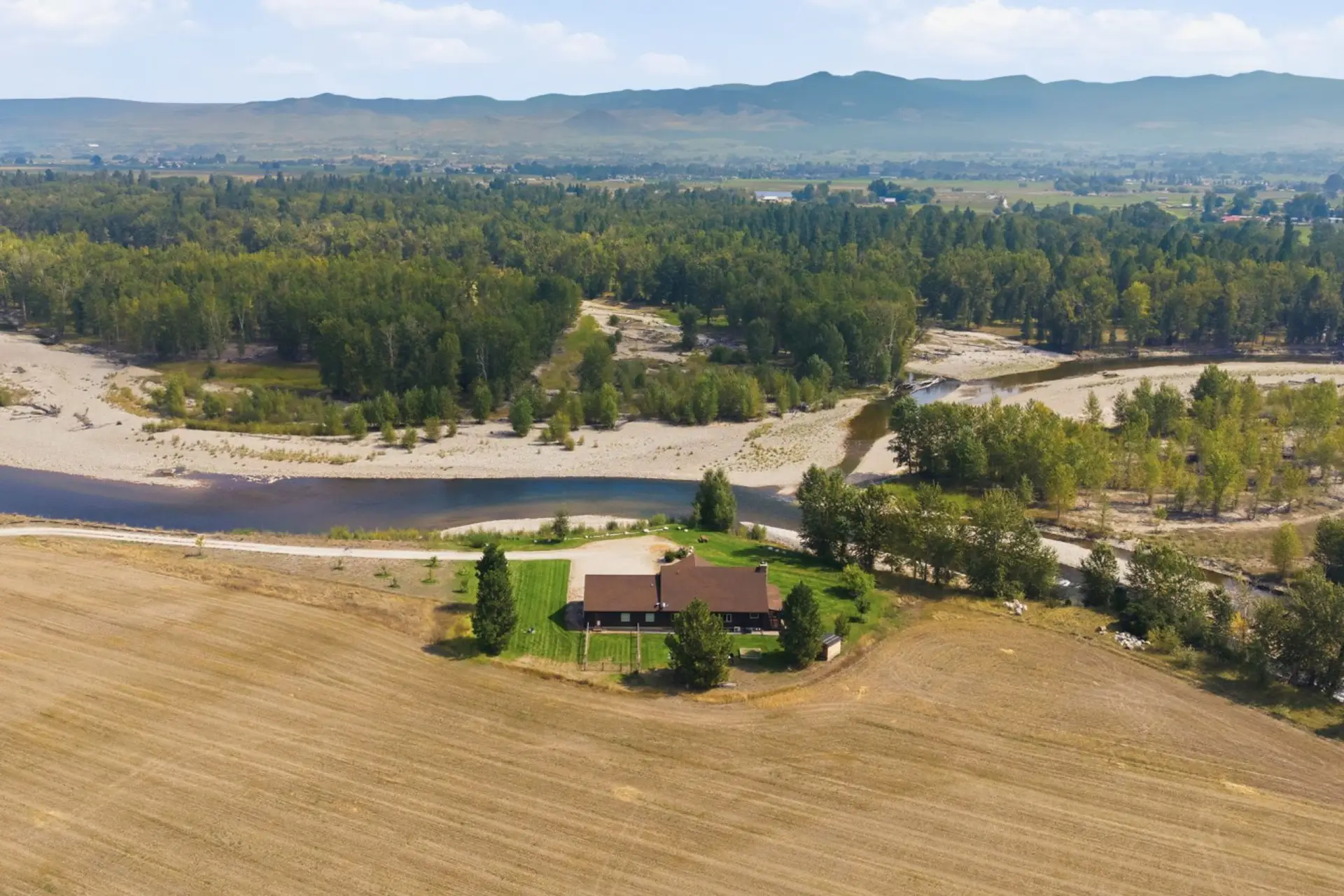 Private River Frontage