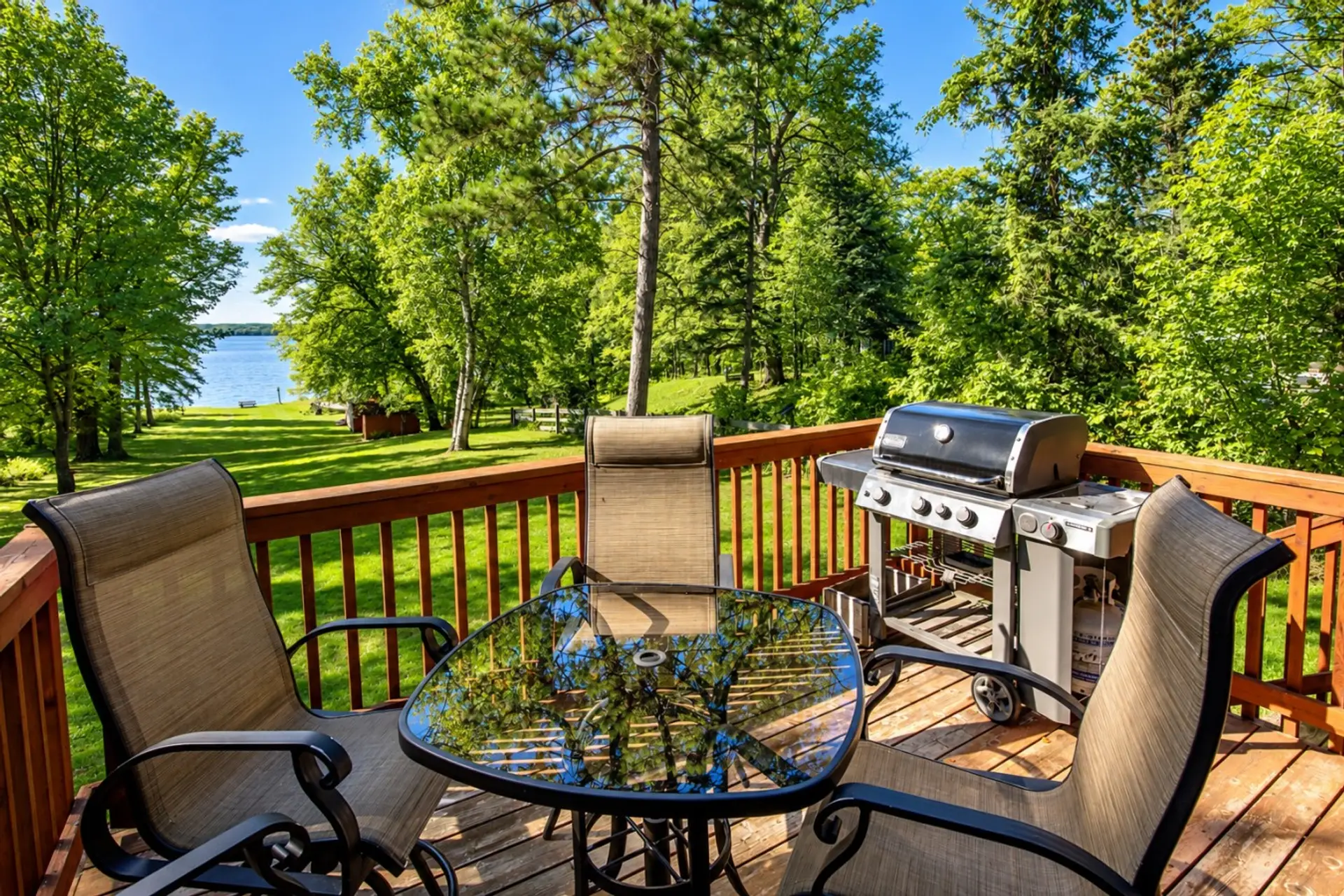 Sunny Lakeside Deck Retreat
