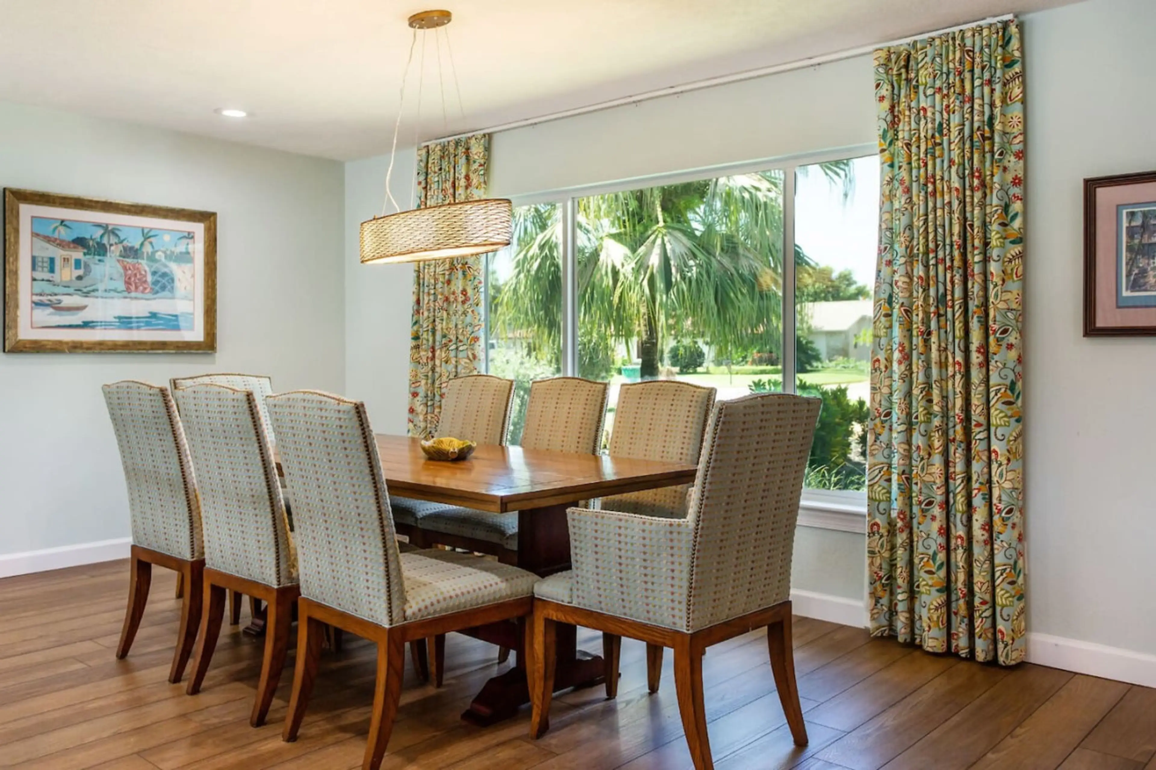 Dining area with Table for 8 people