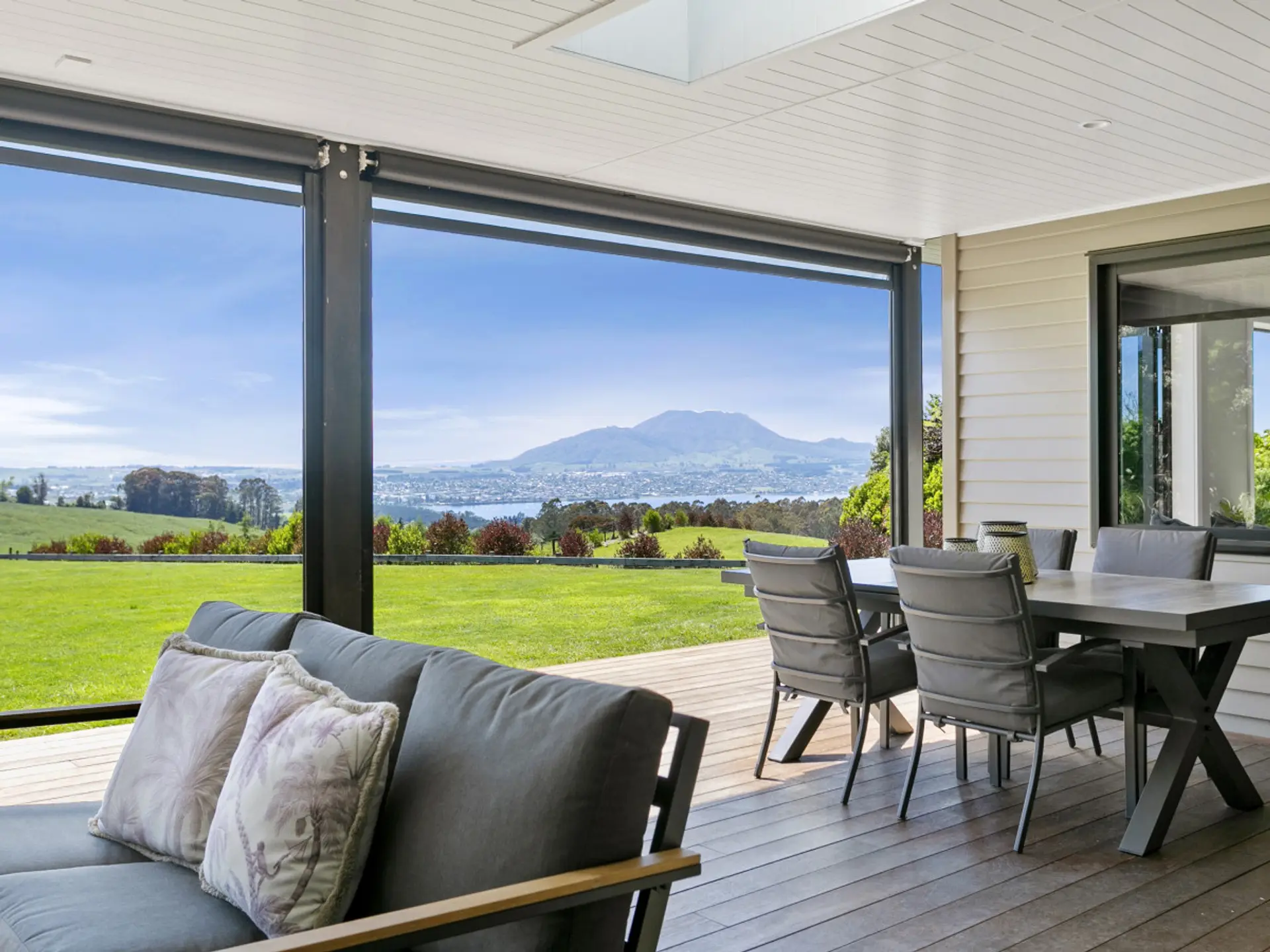 Alfresco dining and lounge, complete with an outdoor fireplace. An ideal haven for unwinding and enjoying the moment.