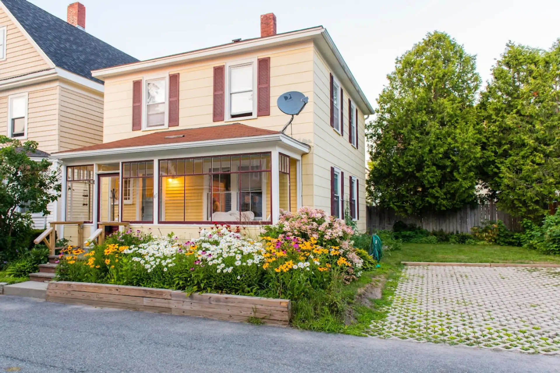 A freshly renovated Bar Harbor home in a quiet downtown area