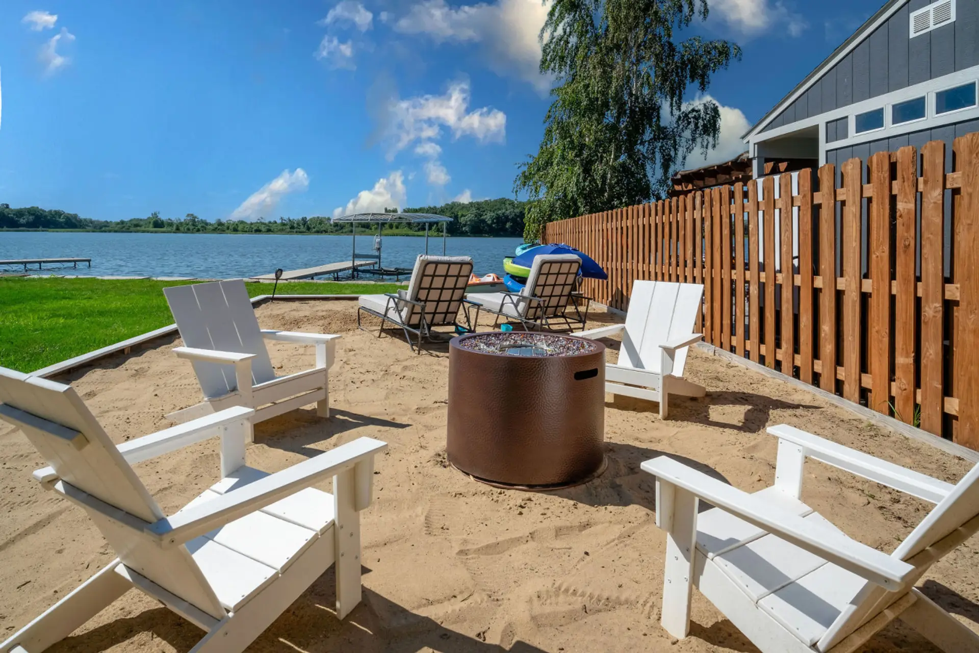 Enjoy your own private beach and pier system - Lake Life!