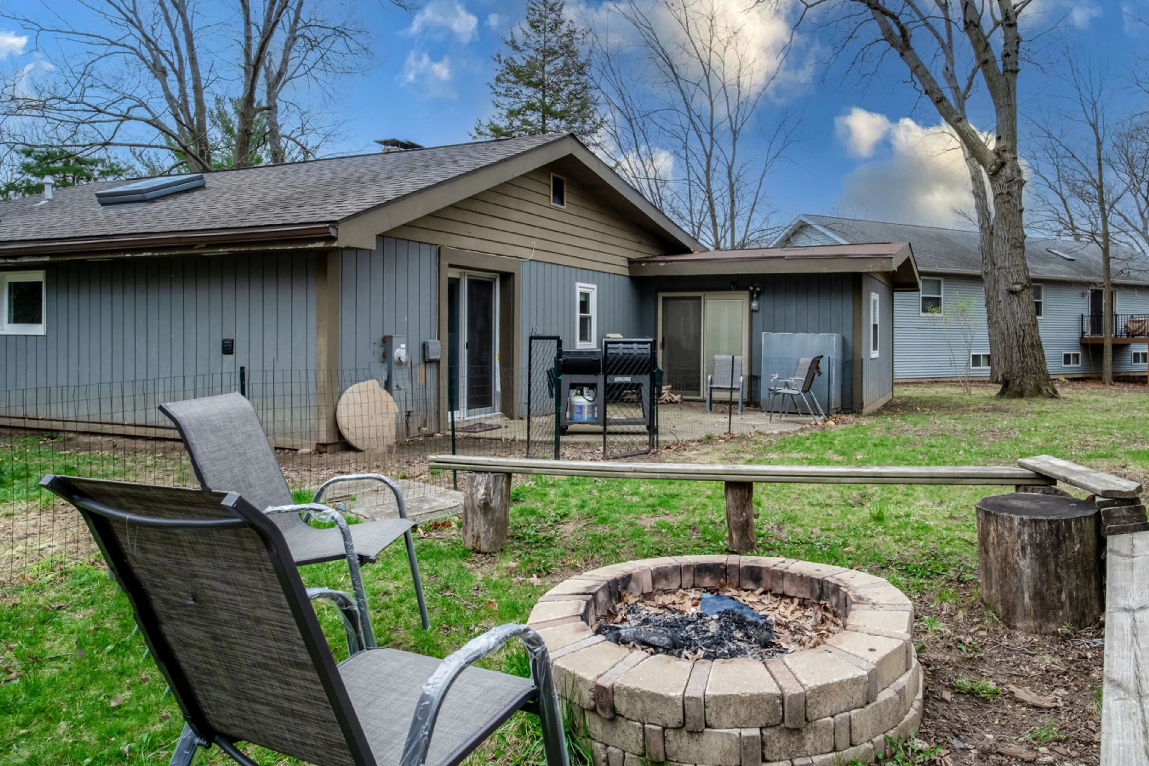 Backyard - Outdoors fun with the family in nature