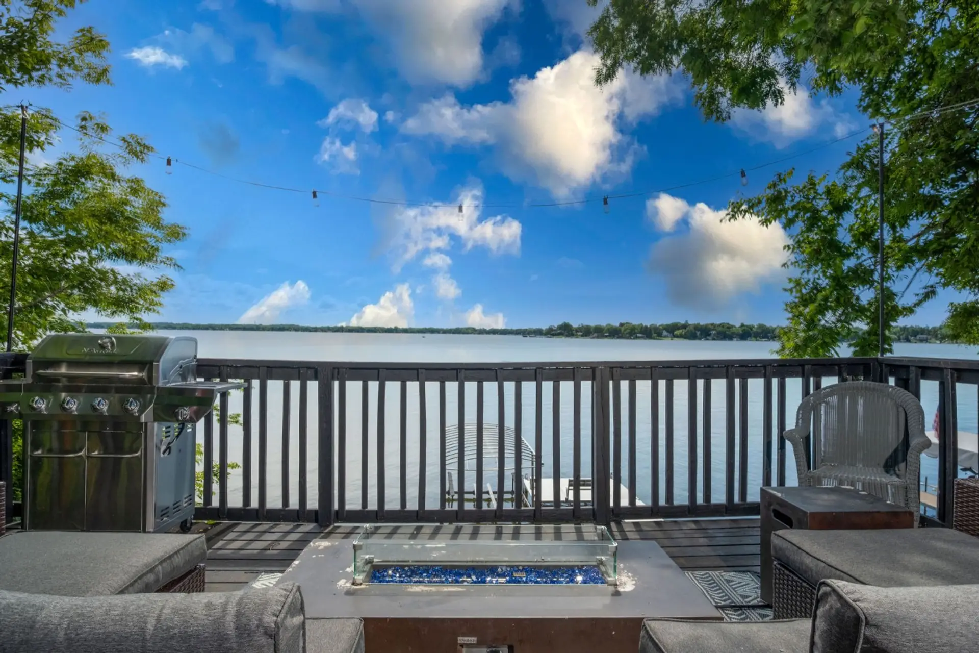 Amazing Mineola Bay Views from your upper balcony