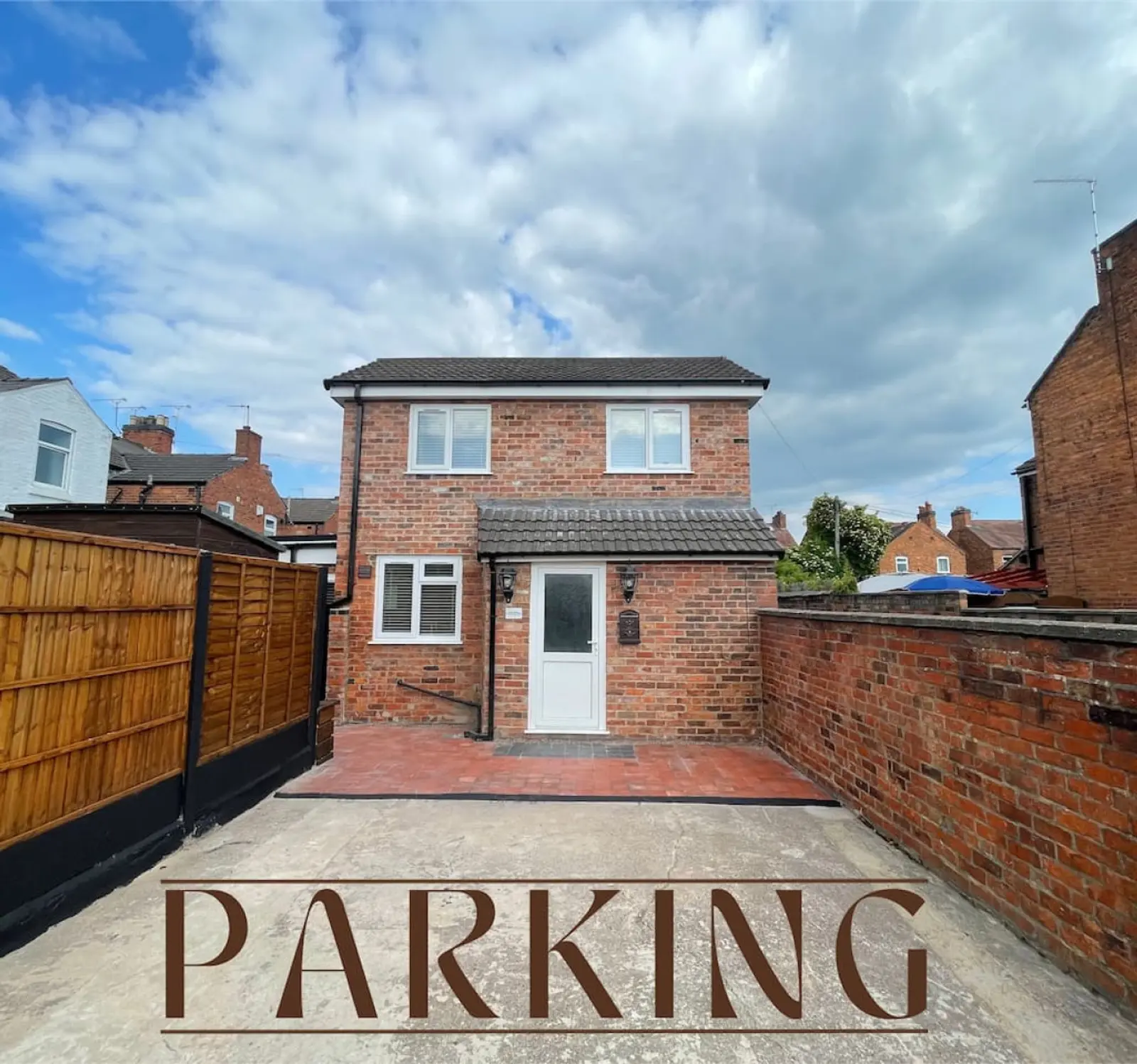 The Coach House, a contemporary one-bedroom townhouse near Crewe station