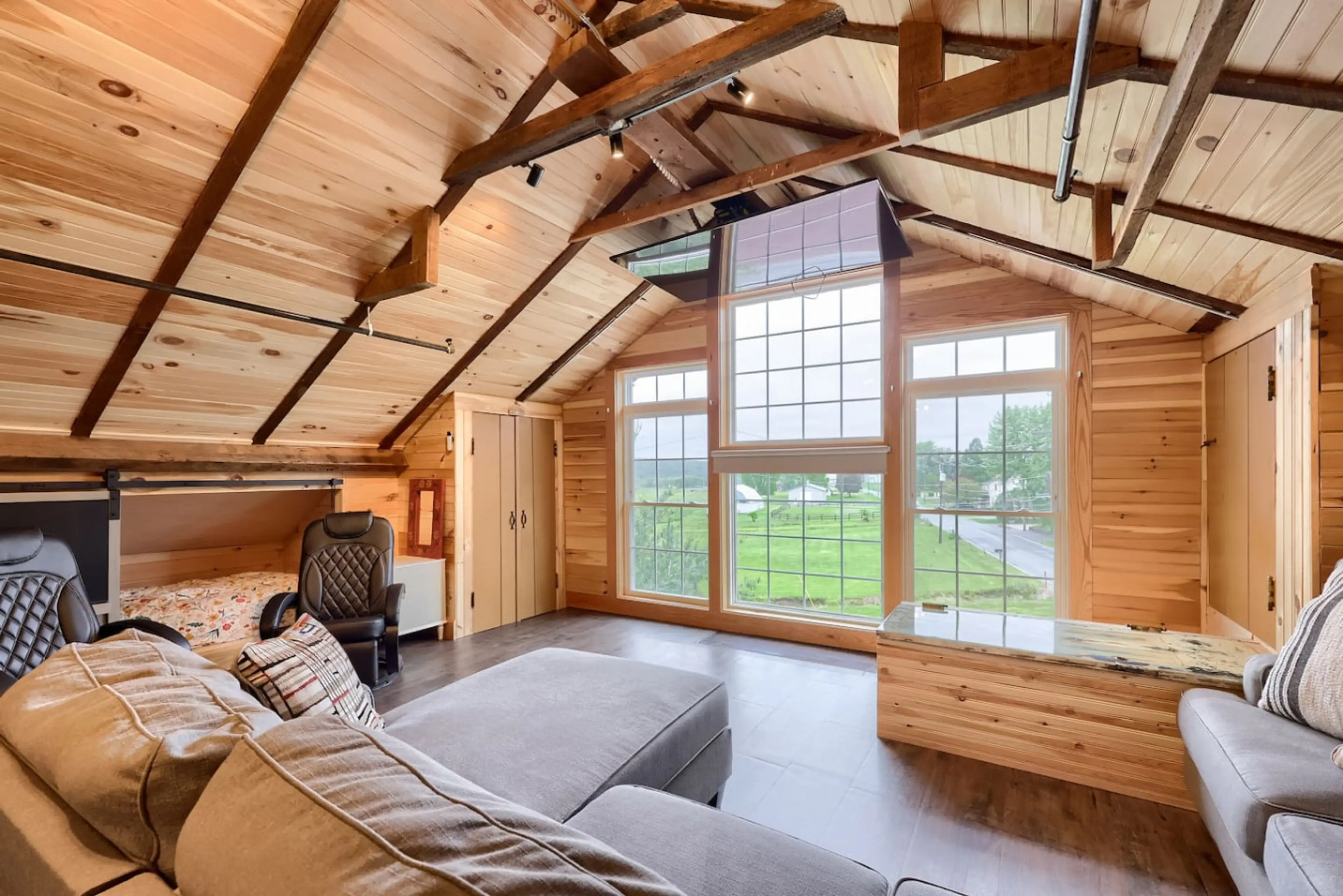Highland Suite - beautiful farmland view