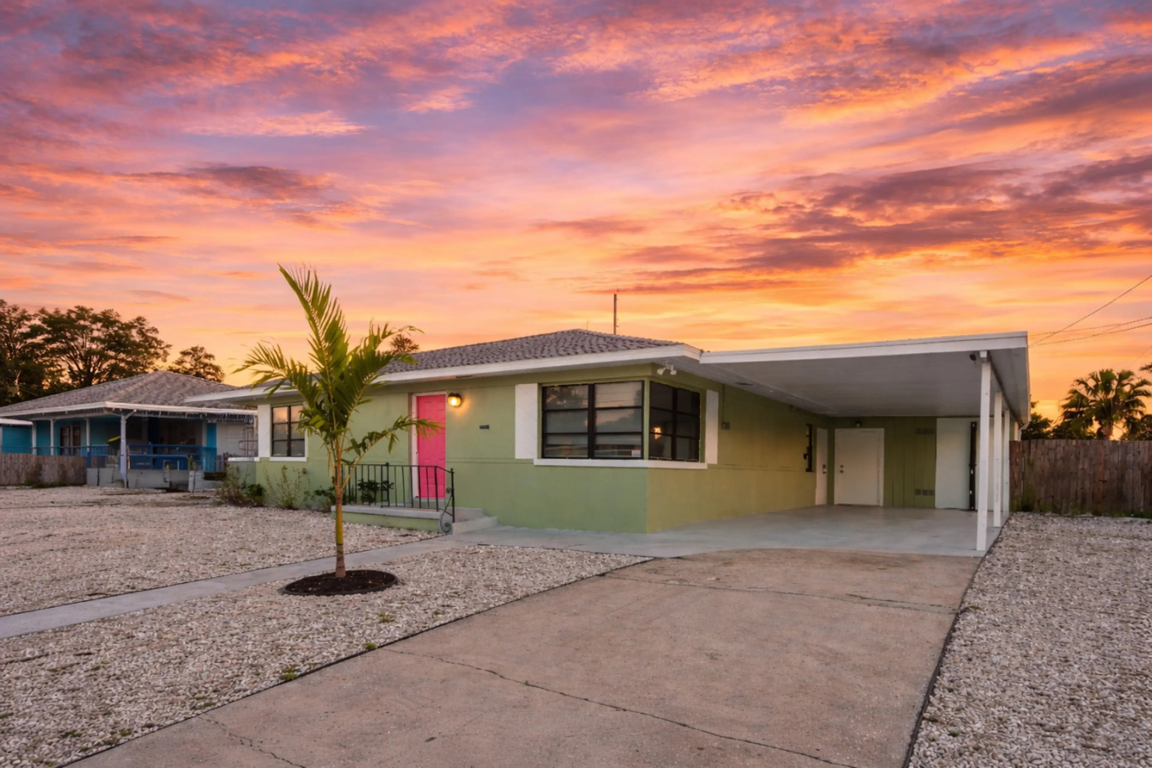 Parking is available on the driveway for up to 3 vehicles, with space in front of the house for up to 3 more, ensuring convenience and ease throughout your stay.