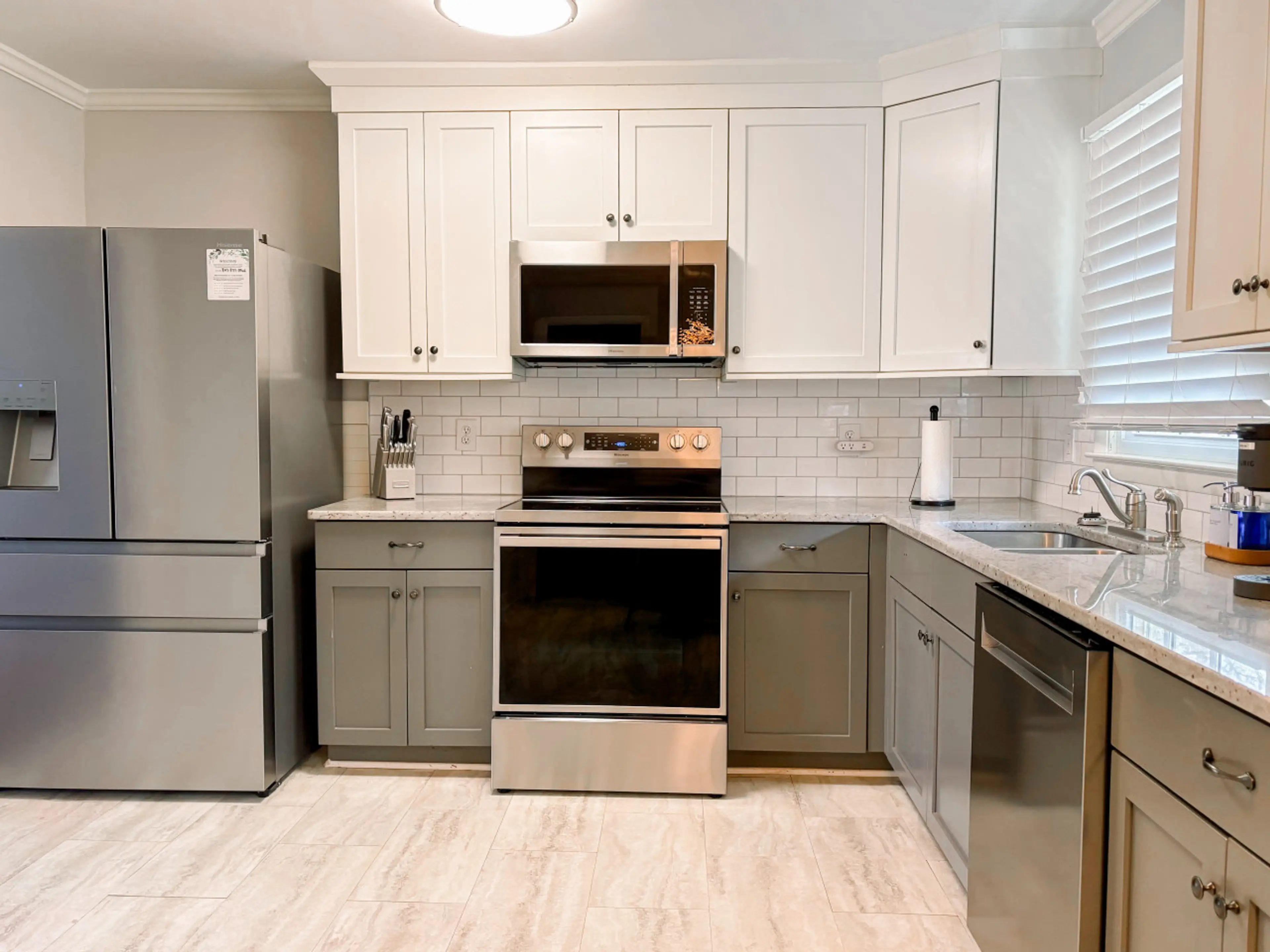 Full kitchen equipped with everything needed to cook a full meal!