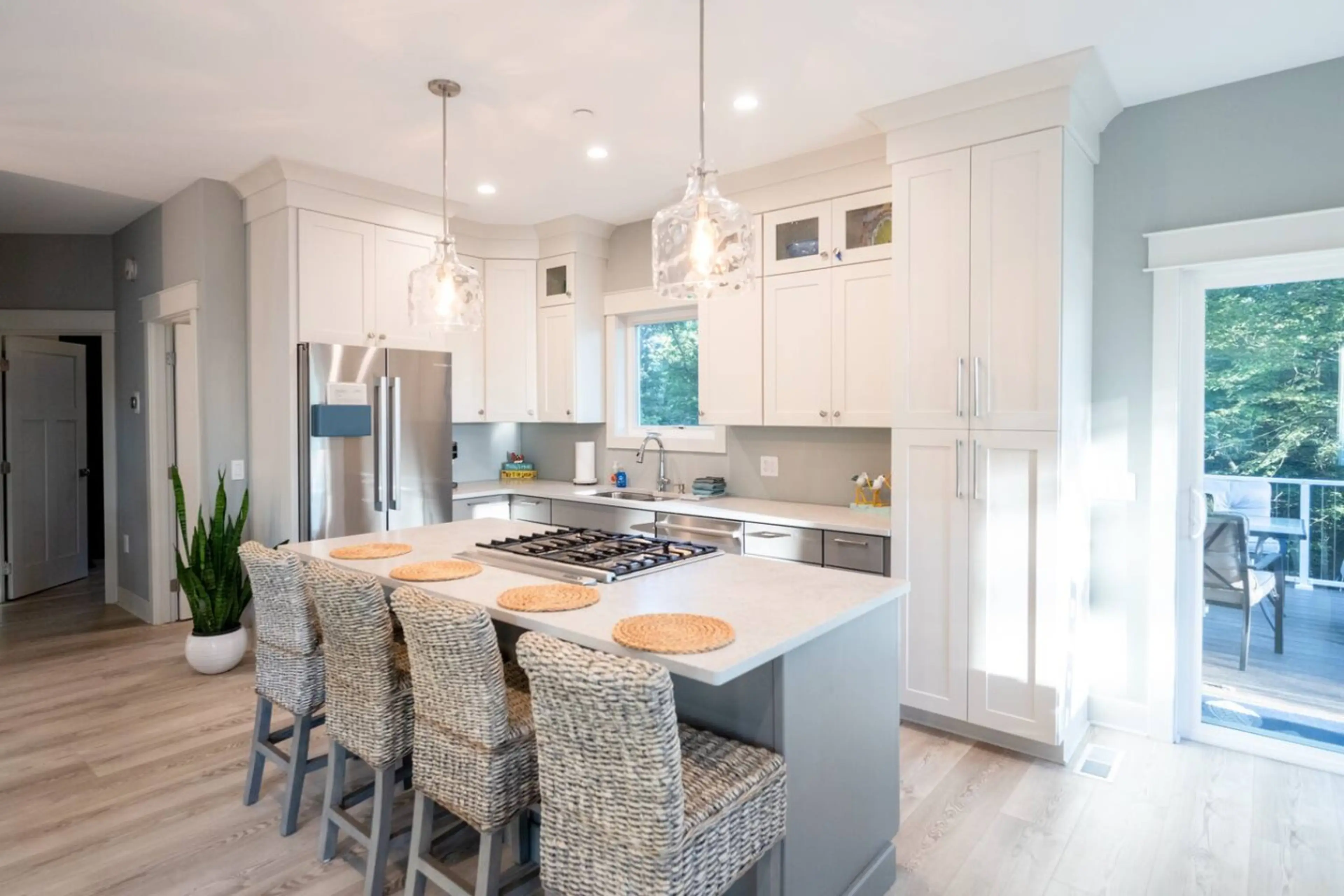 Fully Stocked Kitchen