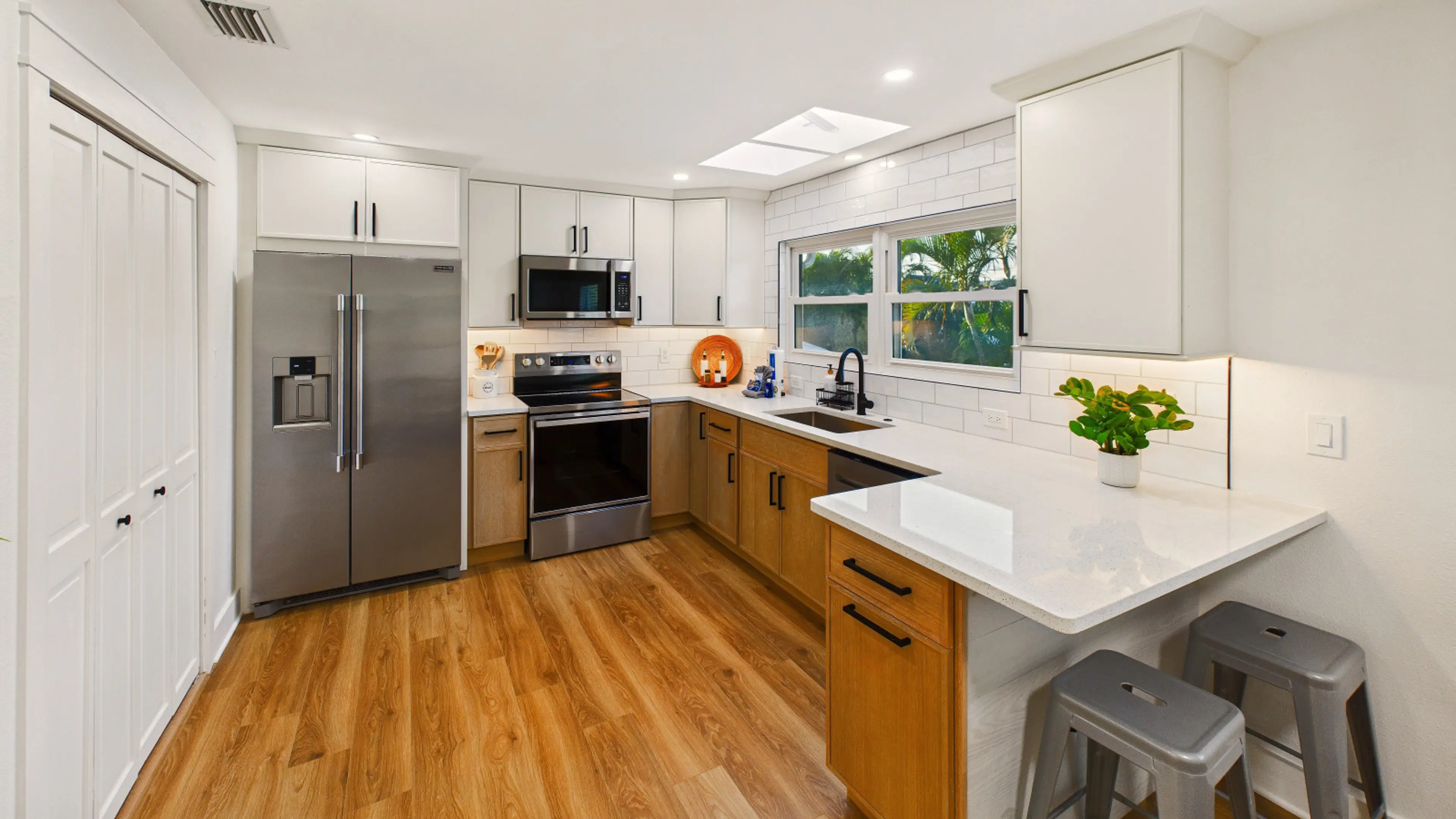 Kitchen suite A