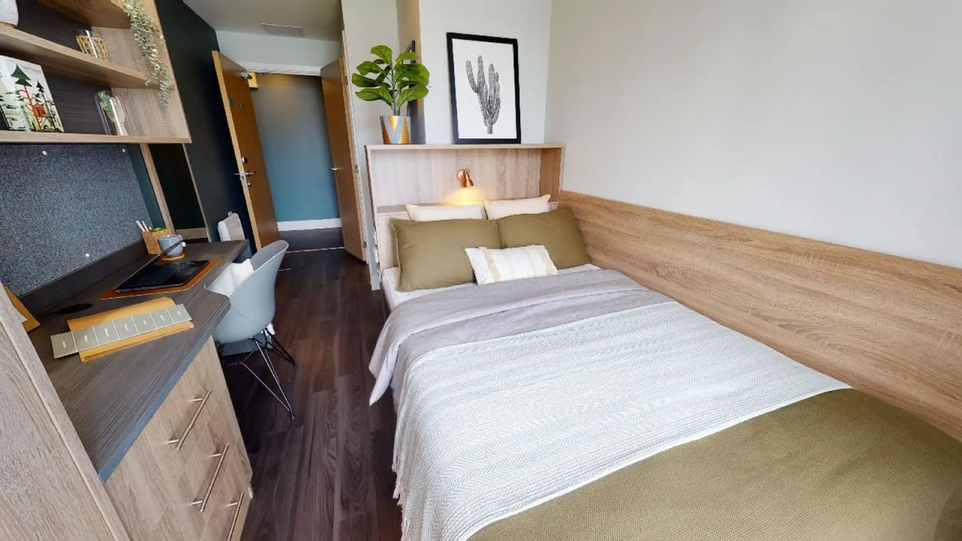Ensuite Room with Bed and Workstation