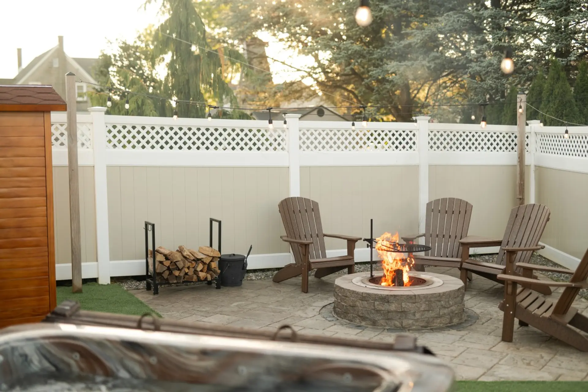 Hottub, Sauna, and wood-stocked Breeo Campfire