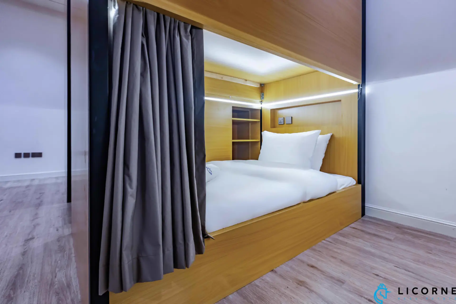 Capsule Bed with Blackout Curtains