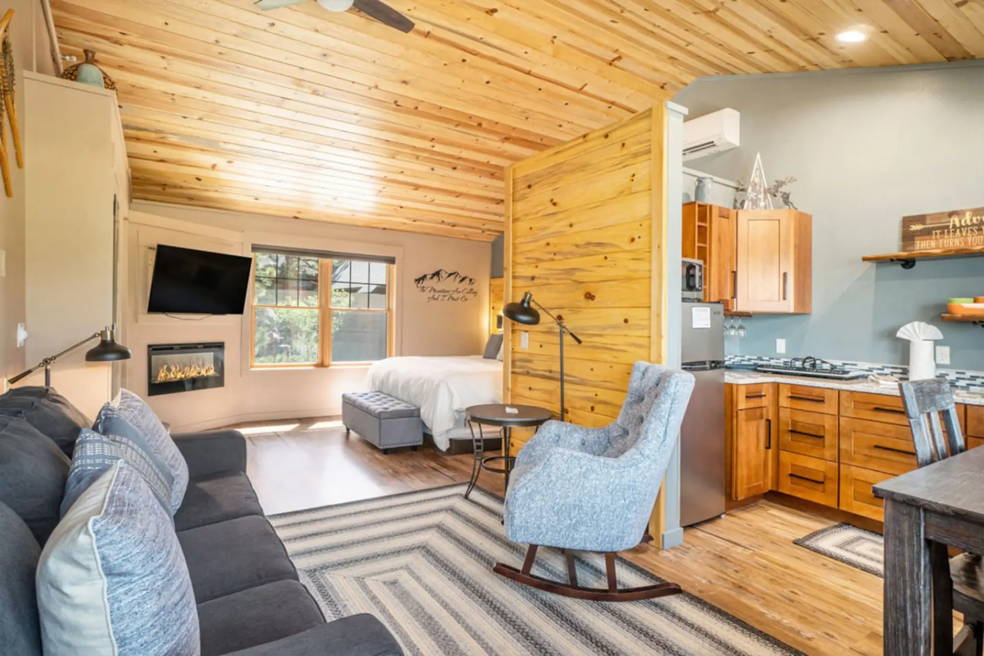 A cozy suite with kitchenette
