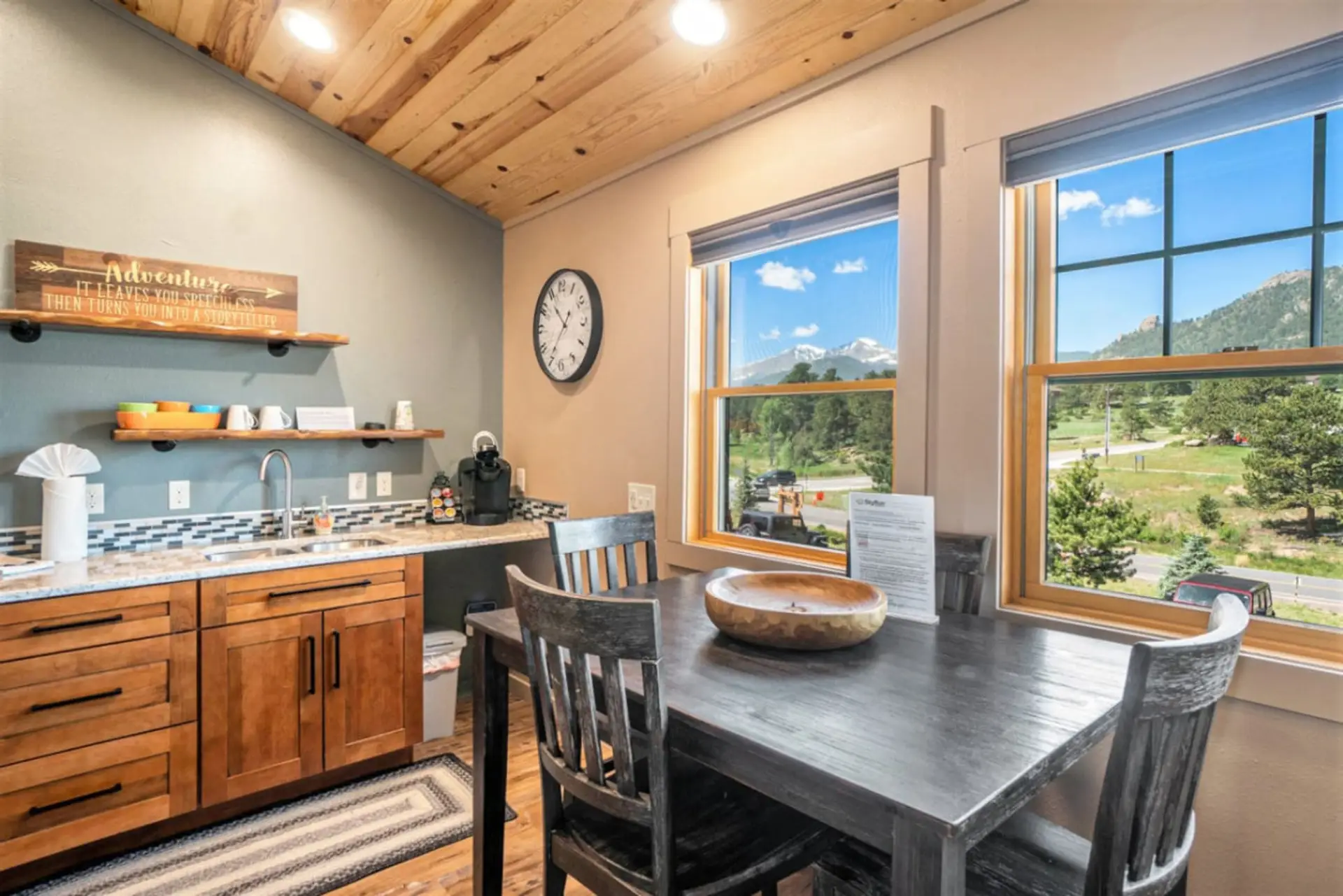 The 201 Suite has a dining area for 4