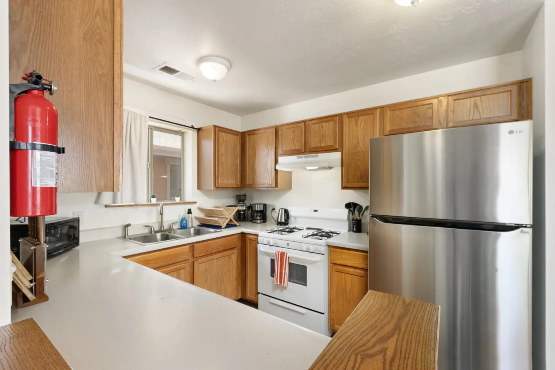 Well-equipped kitchen with everything needed for a smooth and comfortable stay.