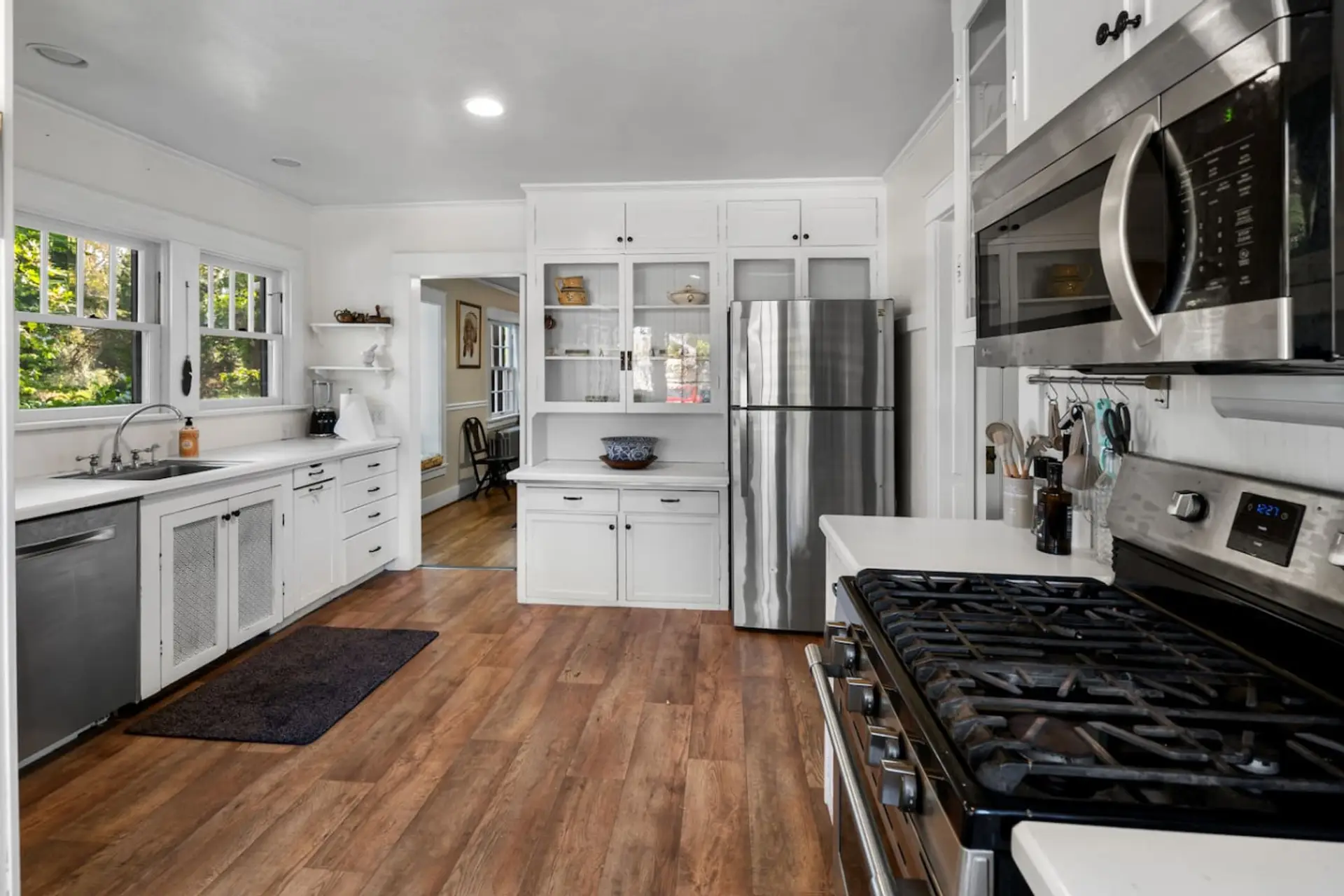 Large Kitchen filled with all the amenities including dishwasher, large fridge, gas stove and disposal. We have a Vitamix and espresso machine. No detail omitted so you have everything you need to make healthy meals.