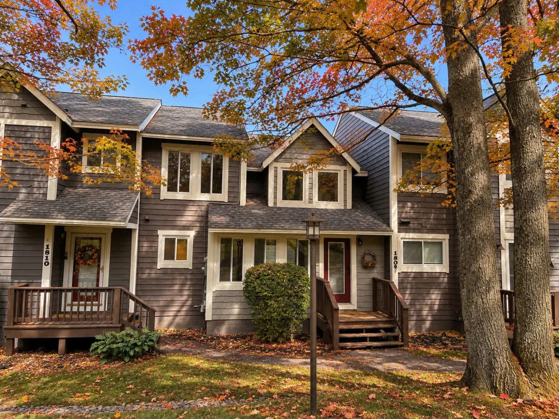 Welcome to Lookout Lodge, your Hidden Valley Autumn Retreat!
