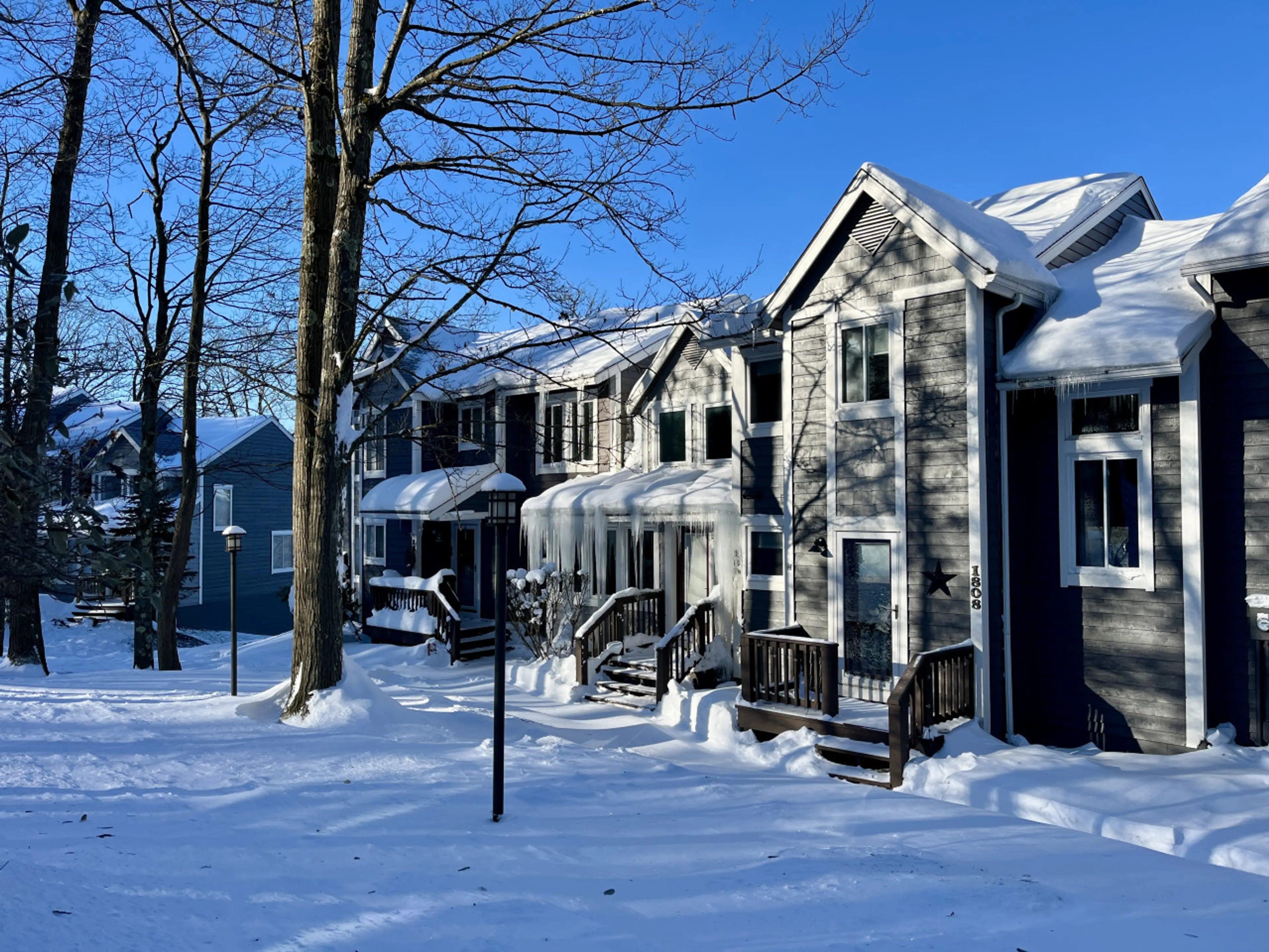 Welcome to Lookout Lodge, your Hidden Valley winter wonderland!