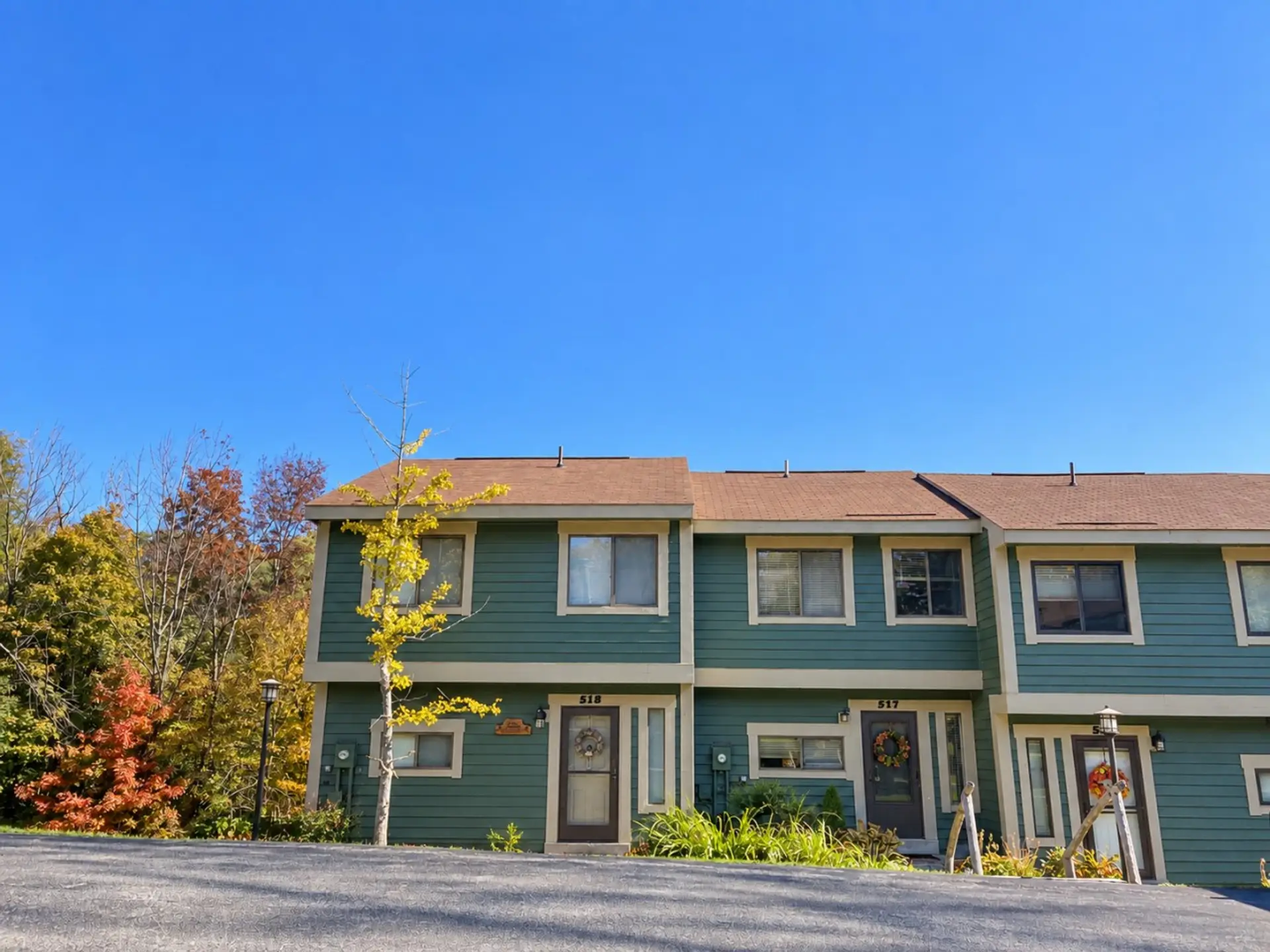 Autumn at Cozy Cub Den, your Laurel Highlands Basecamp!
