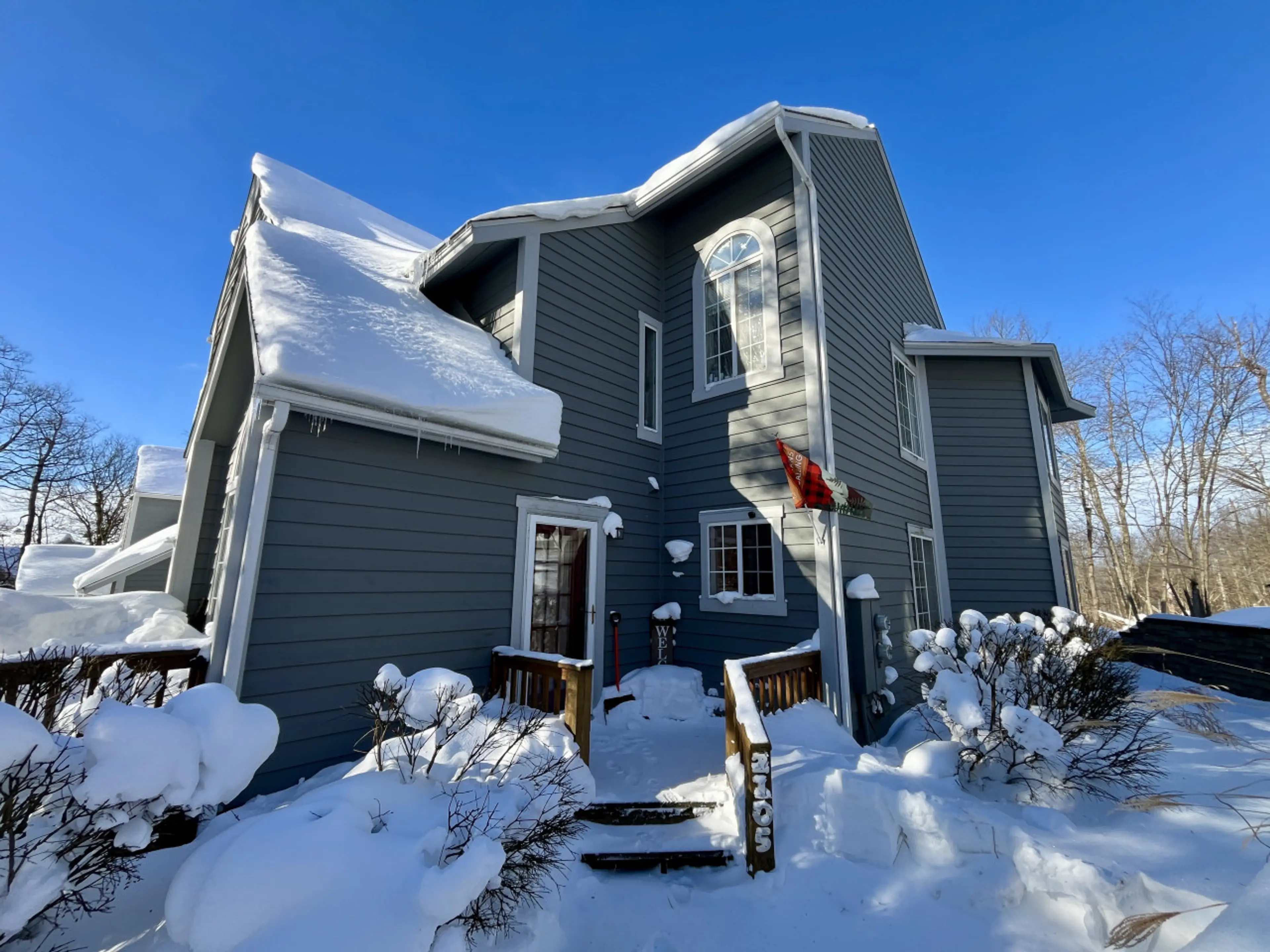 Welcome to Hidden Springs Chalet, your Hidden Valley winter getaway!