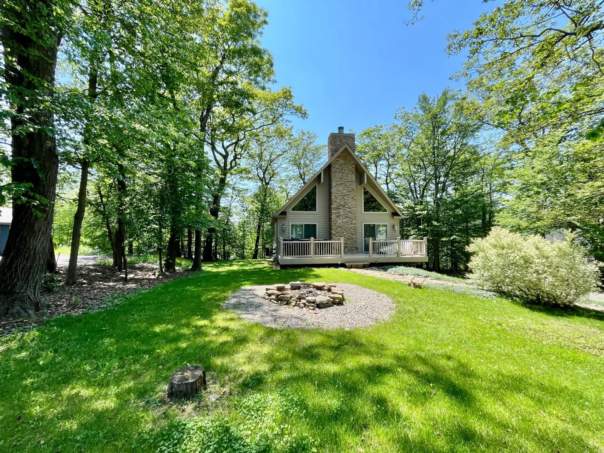Welcome to Campfire Crossings, the perfect Laurel Highlands mountain retreat!