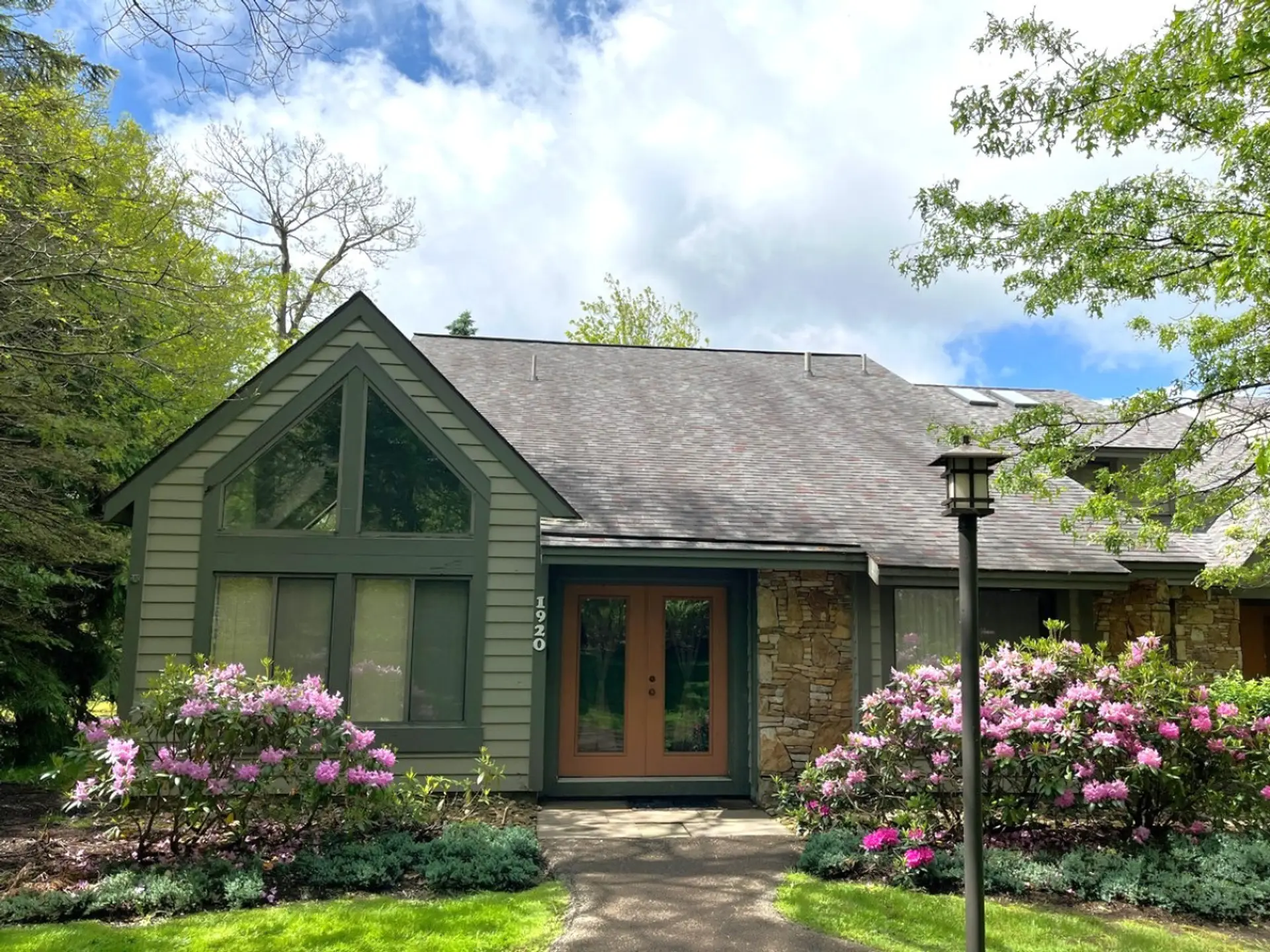 Welcome to Deckside Tranquility, your Laurel Highlands mountain retreat!