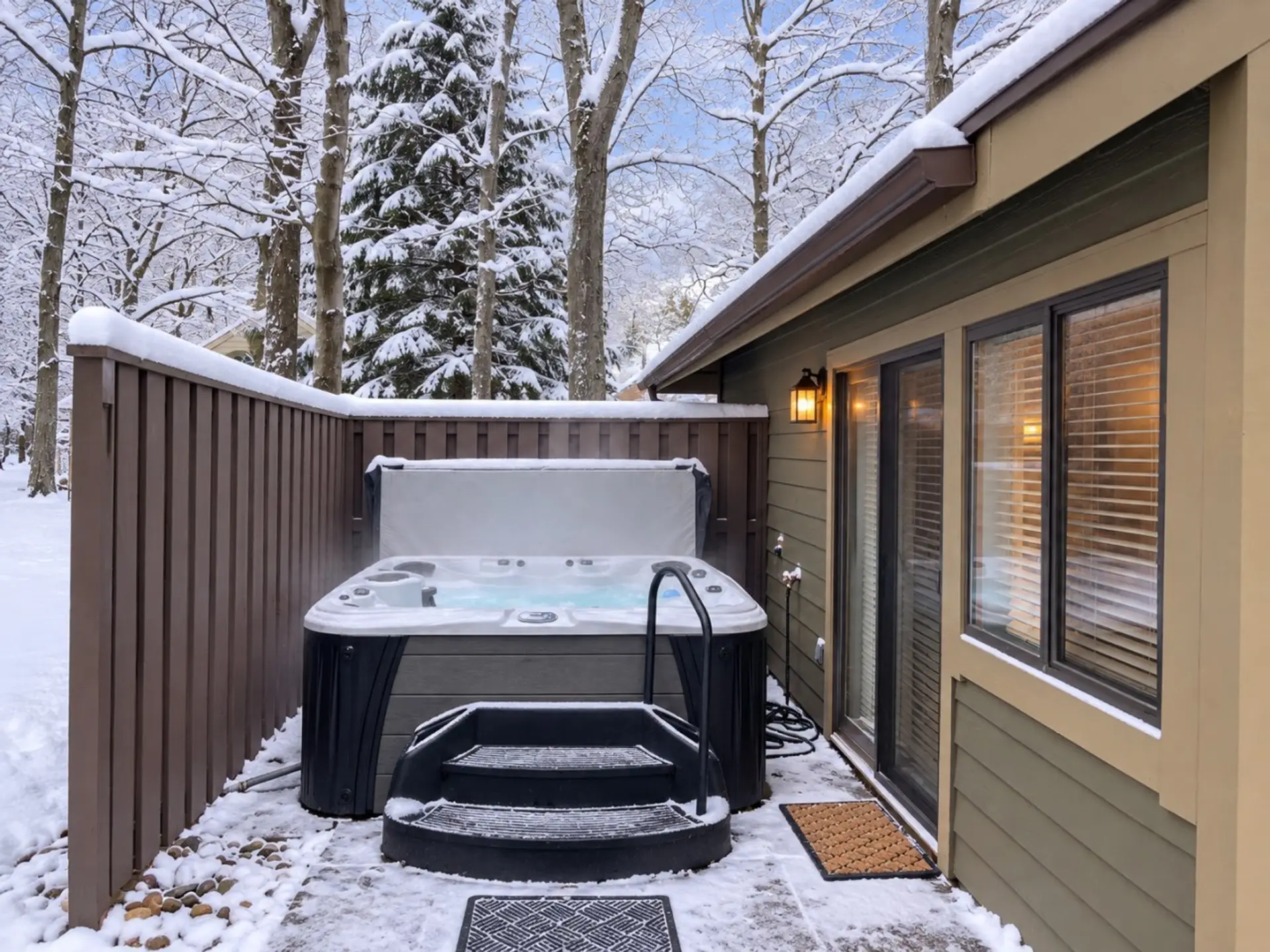 Six person hot tub to soak away your worries!