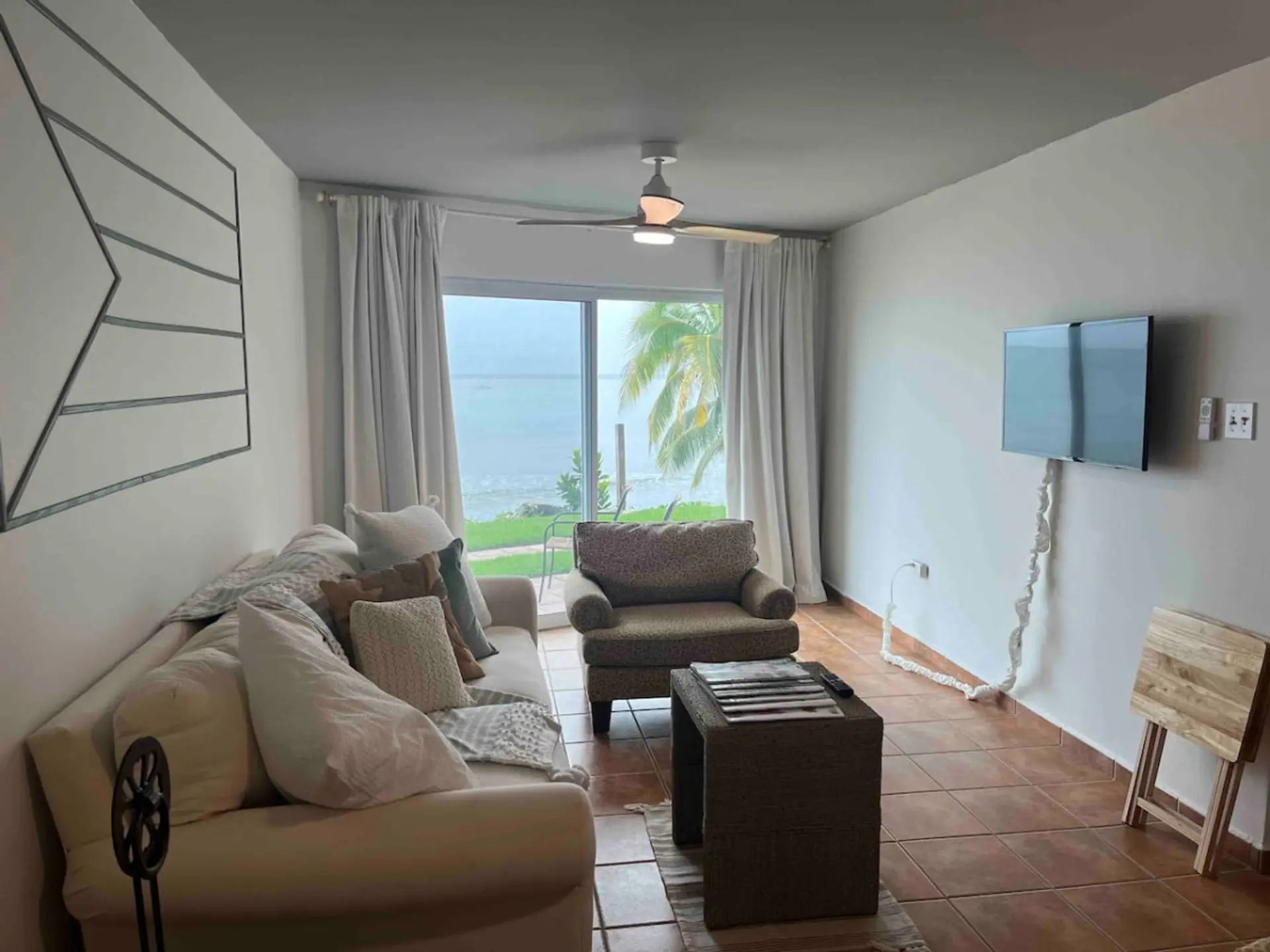 Living room with Sofa and TV